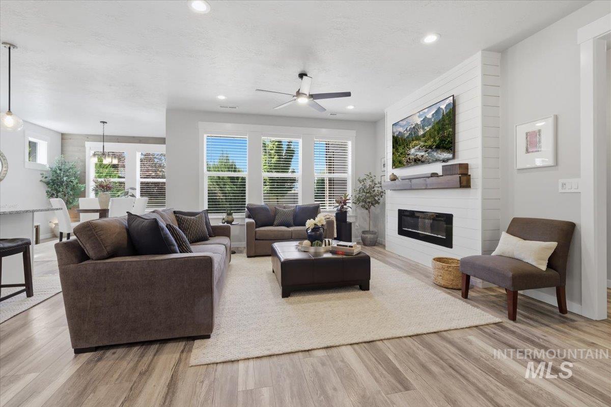 4126 S Lava Springs Loop, Nampa, Idaho 83686, 3 Bedrooms, 2 Bathrooms, Residential For Sale, Price $519,900,MLS 98990674