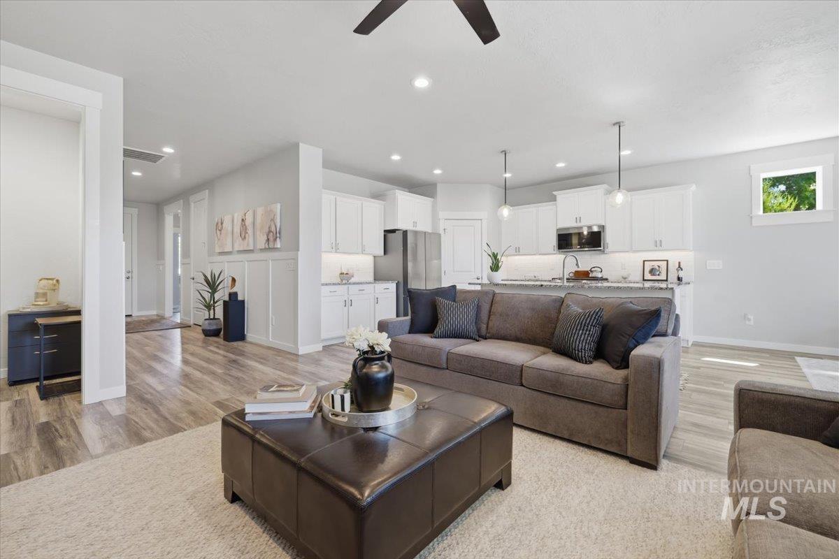 4126 S Lava Springs Loop, Nampa, Idaho 83686, 3 Bedrooms, 2 Bathrooms, Residential For Sale, Price $519,900,MLS 98990674