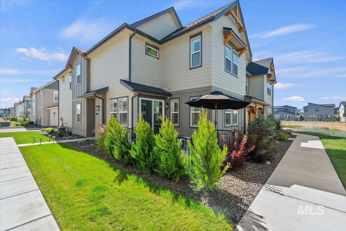 203 S Koyukuk Lane, Star, Idaho 83669, 4 Bedrooms, 3 Bathrooms, Residential For Sale, Price $435,000,MLS 98990676