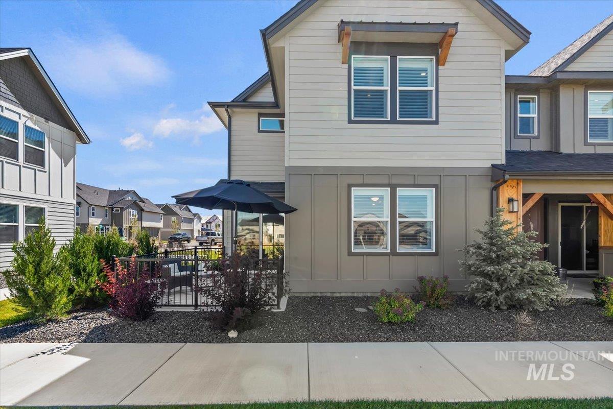 203 S Koyukuk Lane, Star, Idaho 83669, 4 Bedrooms, 3 Bathrooms, Residential For Sale, Price $435,000,MLS 98990676
