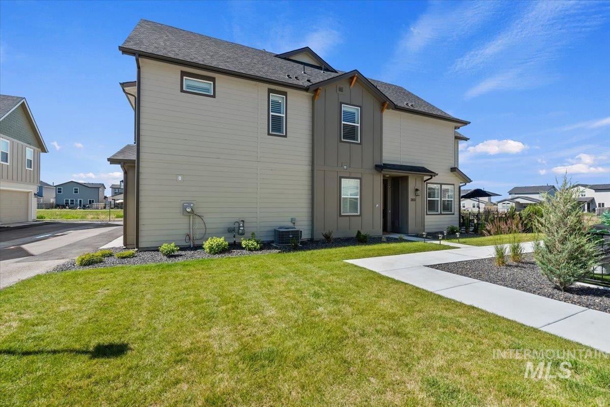 203 S Koyukuk Lane, Star, Idaho 83669, 4 Bedrooms, 3 Bathrooms, Residential For Sale, Price $435,000,MLS 98990676