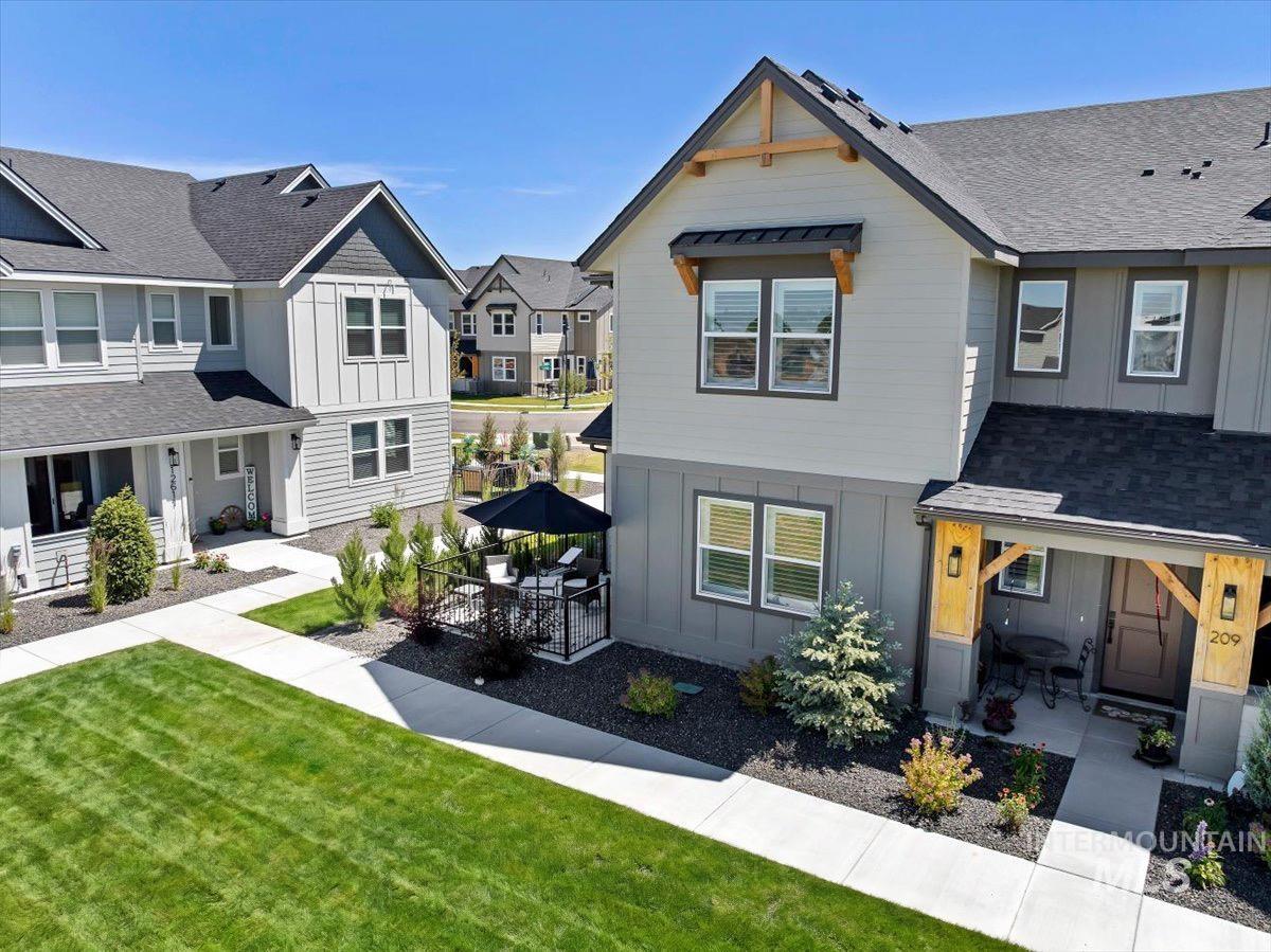 203 S Koyukuk Lane, Star, Idaho 83669, 4 Bedrooms, 3 Bathrooms, Residential For Sale, Price $435,000,MLS 98990676