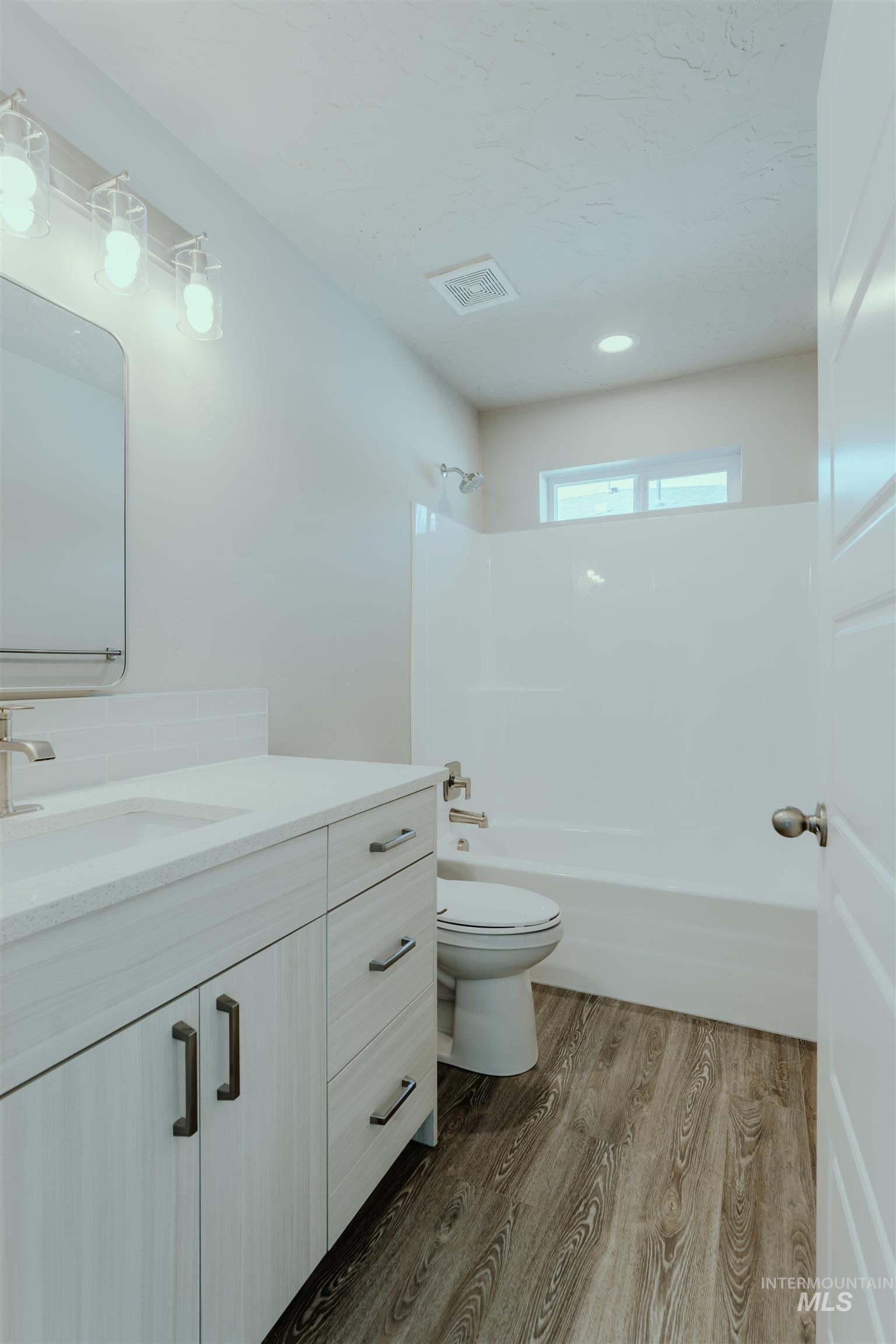 1235 Phillips Circle, Ontario, Oregon 97914-3905, 2 Bedrooms, 2 Bathrooms, Residential For Sale, Price $235,000, 98990677