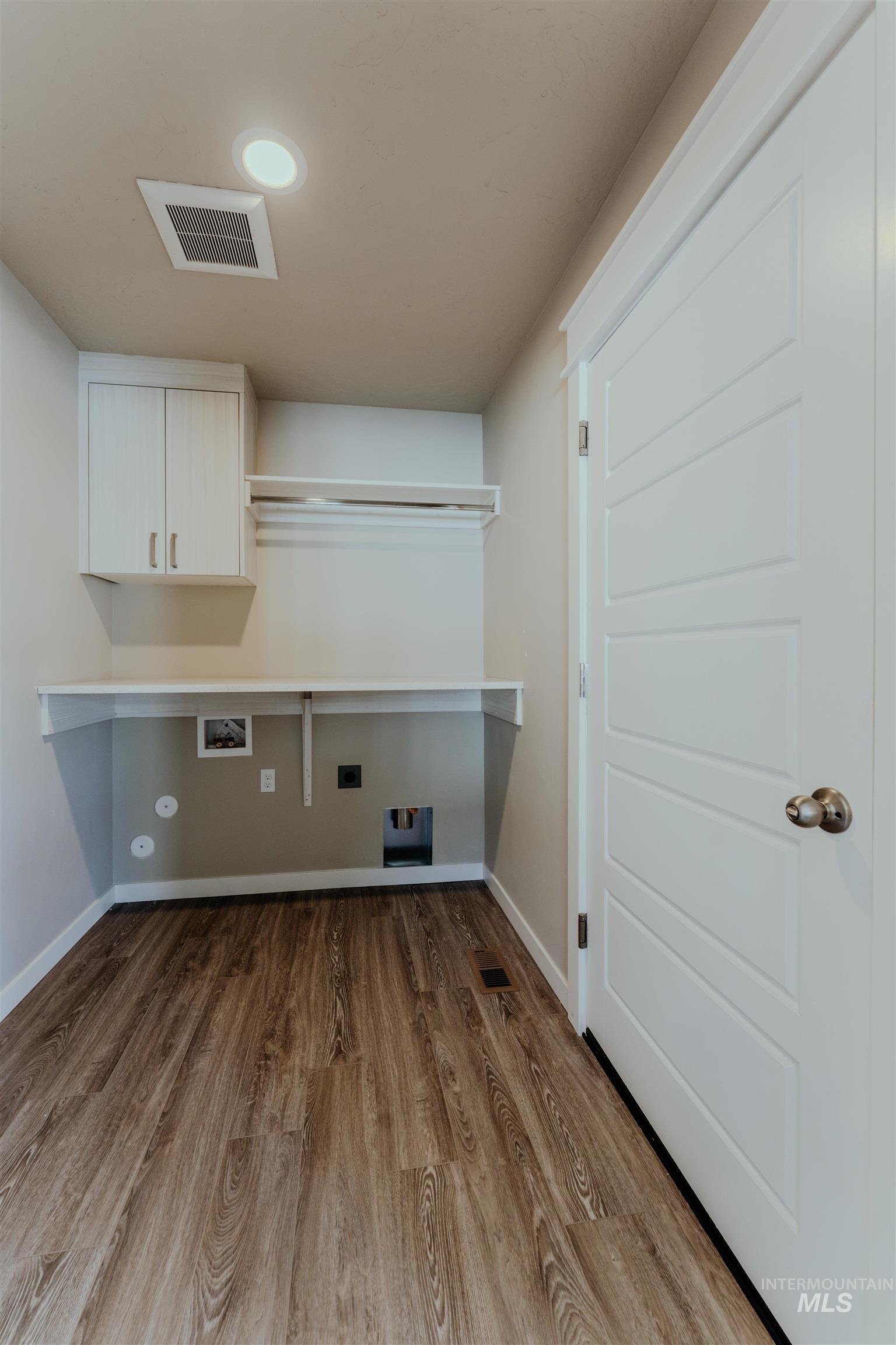 1235 Phillips Circle, Ontario, Oregon 97914-3905, 2 Bedrooms, 2 Bathrooms, Residential For Sale, Price $235,000, 98990677