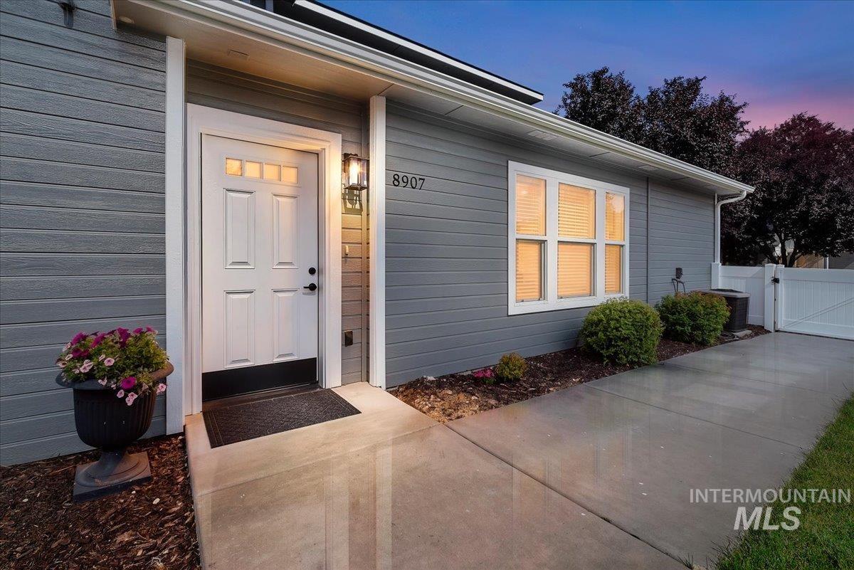 8907 W Candleston Ln, Boise, Idaho 83709, 2 Bedrooms, 2 Bathrooms, Residential For Sale, Price $315,000, 98990680