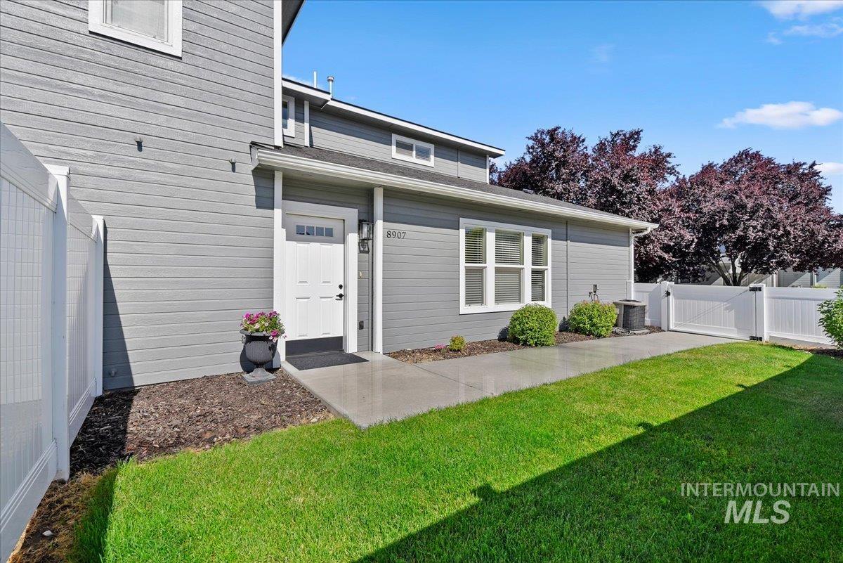 8907 W Candleston Ln, Boise, Idaho 83709, 2 Bedrooms, 2 Bathrooms, Residential For Sale, Price $315,000, 98990680