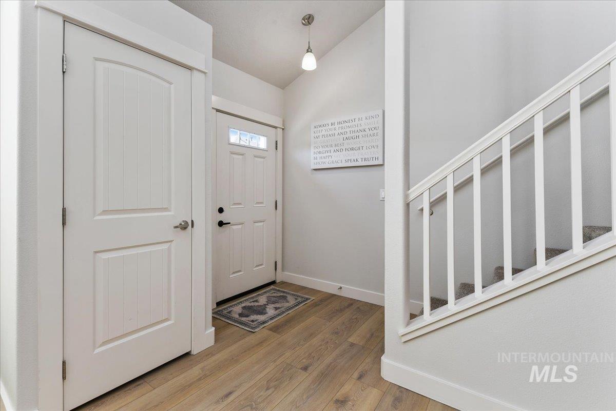 8907 W Candleston Ln, Boise, Idaho 83709, 2 Bedrooms, 2 Bathrooms, Residential For Sale, Price $315,000, 98990680