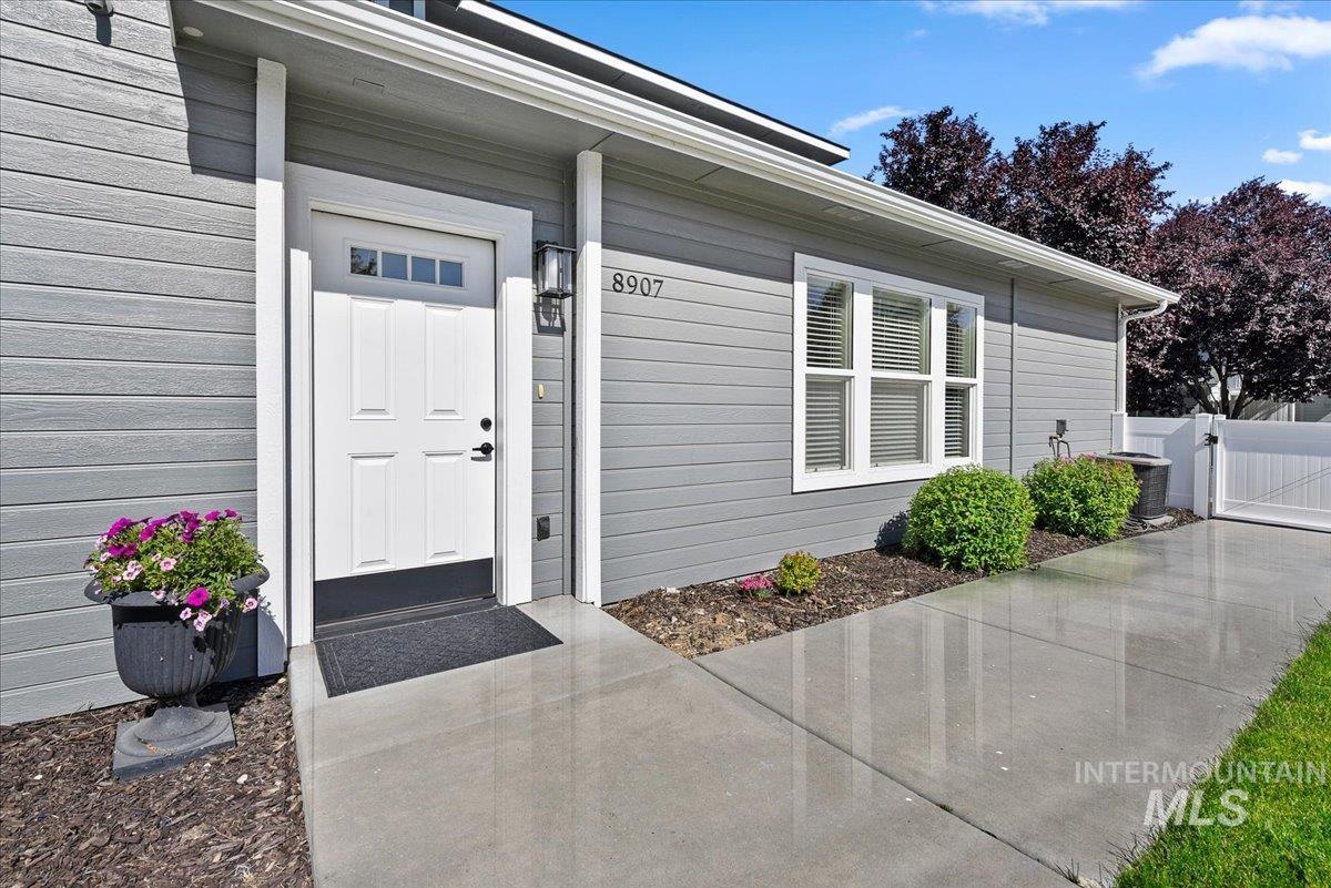 8907 W Candleston Ln, Boise, Idaho 83709, 2 Bedrooms, 2 Bathrooms, Residential For Sale, Price $315,000, 98990680