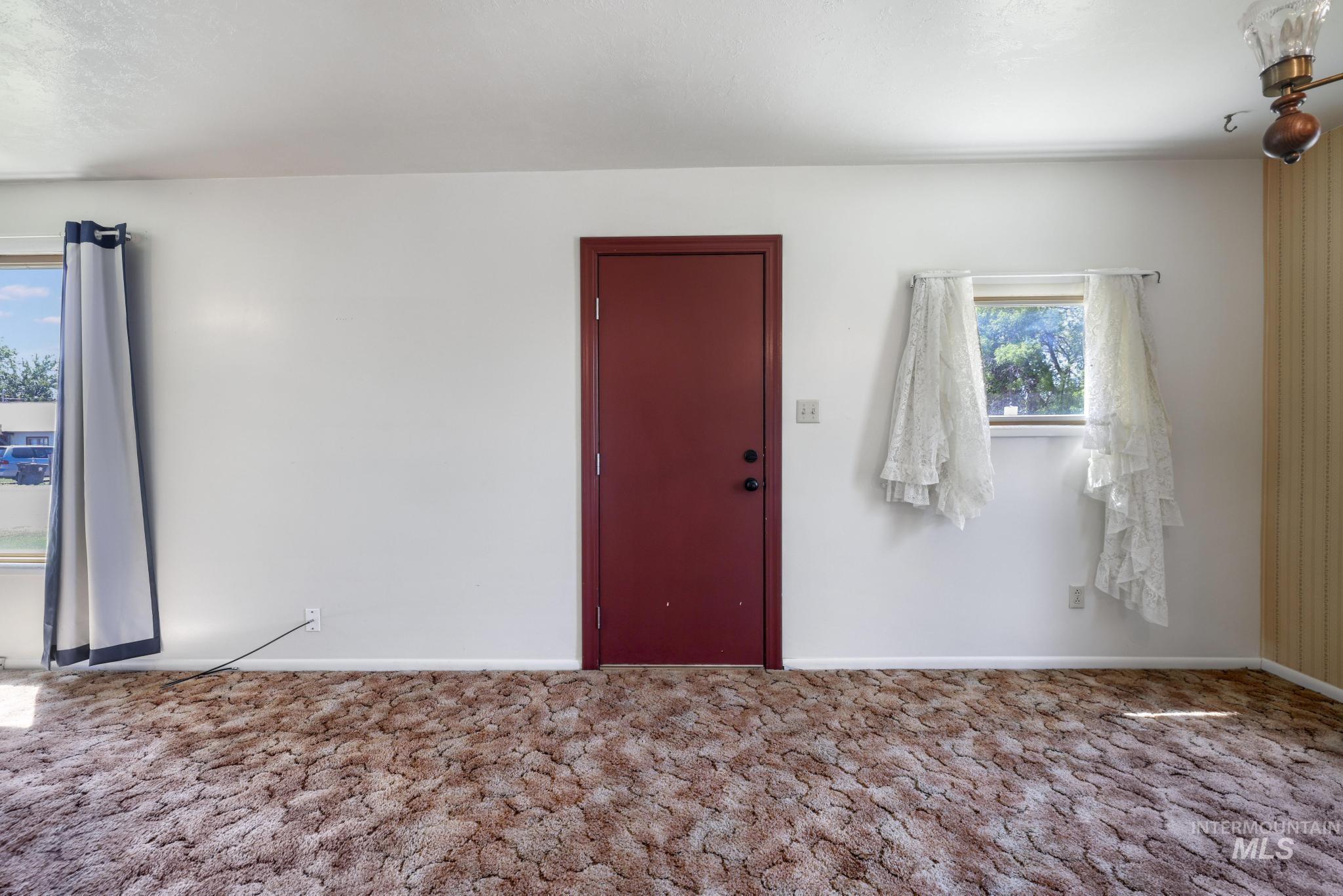 311 W 2nd St, Hansen, Idaho 83334, 3 Bedrooms, 2 Bathrooms, Residential For Sale, Price $260,000, 98990681