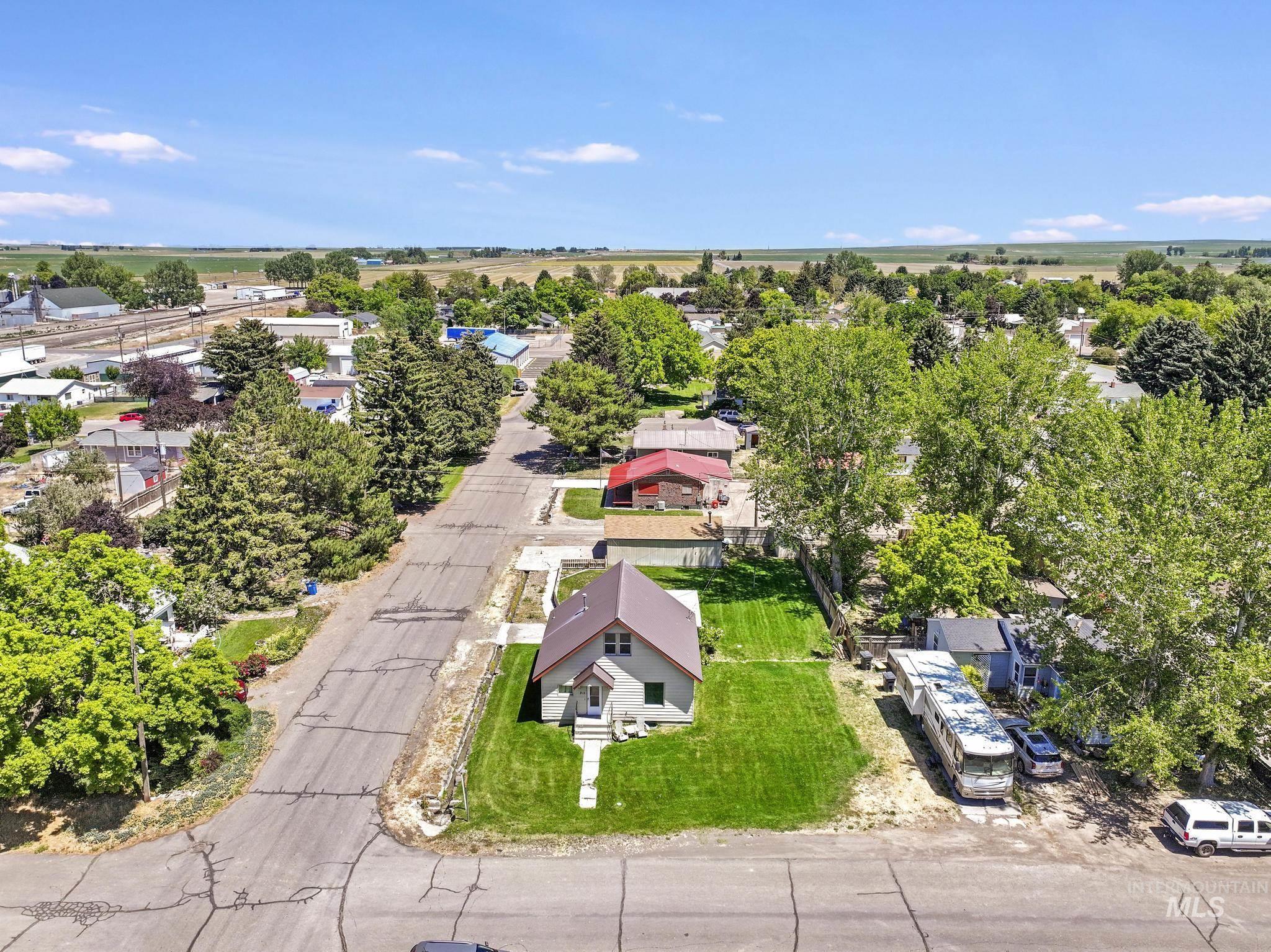 311 W 2nd St, Hansen, Idaho 83334, 3 Bedrooms, 2 Bathrooms, Residential For Sale, Price $260,000, 98990681