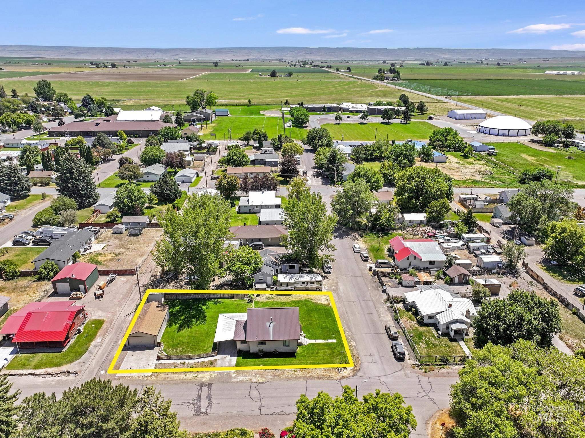 311 W 2nd St, Hansen, Idaho 83334, 3 Bedrooms, 2 Bathrooms, Residential For Sale, Price $260,000, 98990681