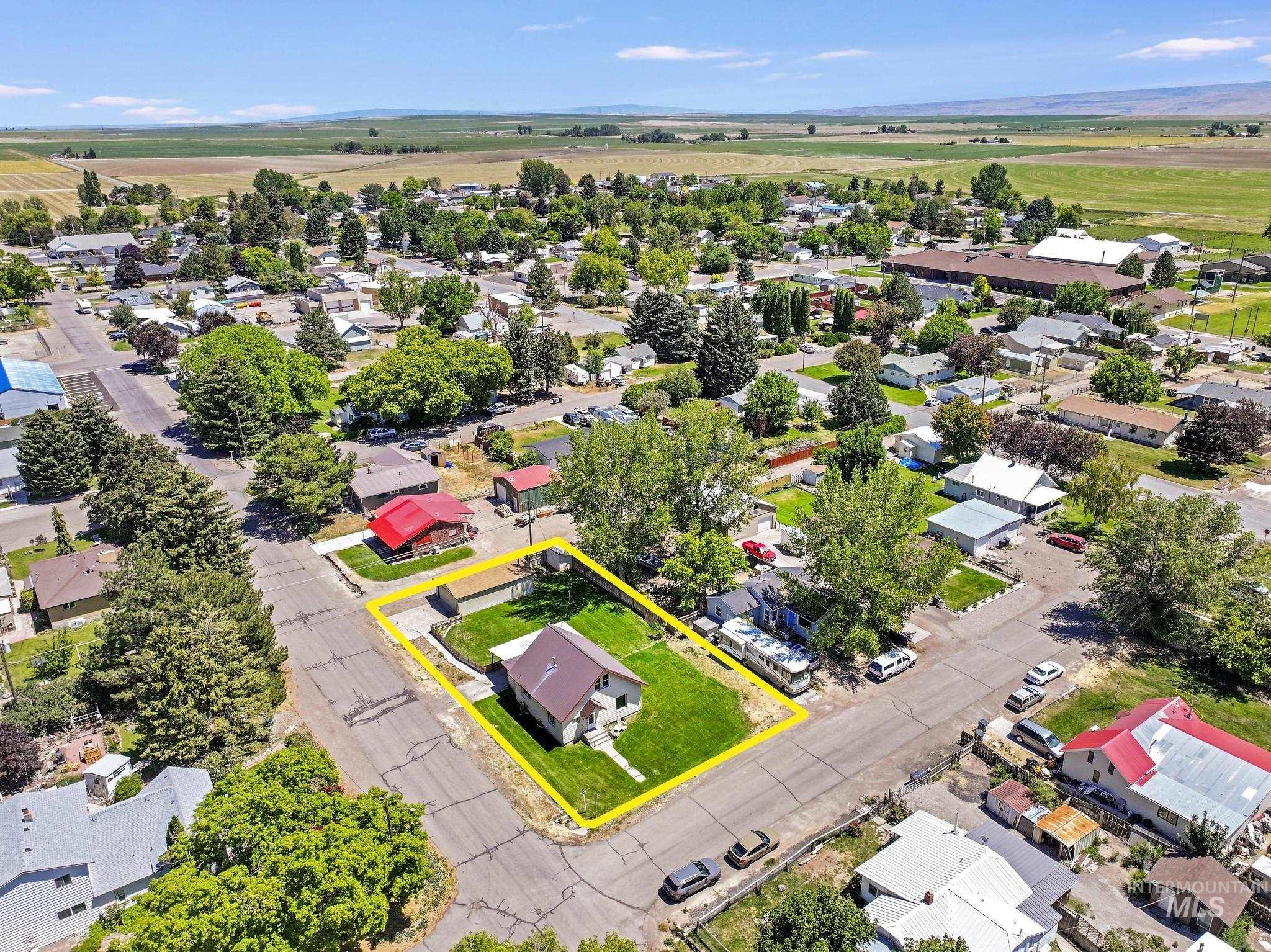 311 W 2nd St, Hansen, Idaho 83334, 3 Bedrooms, 2 Bathrooms, Residential For Sale, Price $260,000, 98990681