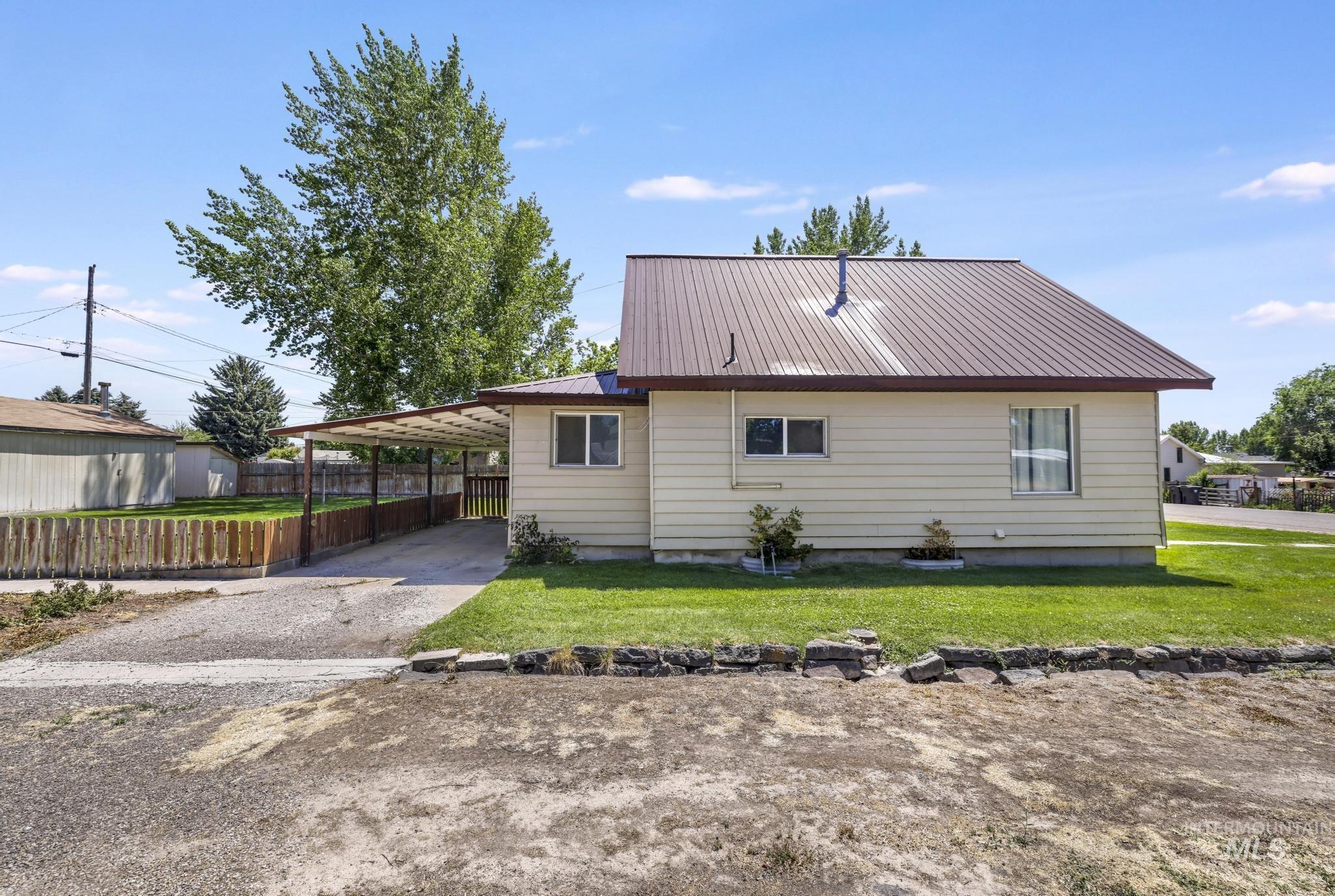 311 W 2nd St, Hansen, Idaho 83334, 3 Bedrooms, 2 Bathrooms, Residential For Sale, Price $260,000, 98990681