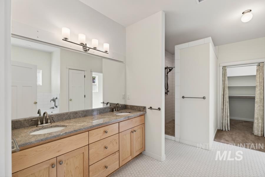 2033 Westview Dr., Moscow, Idaho 83843, 4 Bedrooms, 2 Bathrooms, Residential For Sale, Price $650,000,MLS 98990682