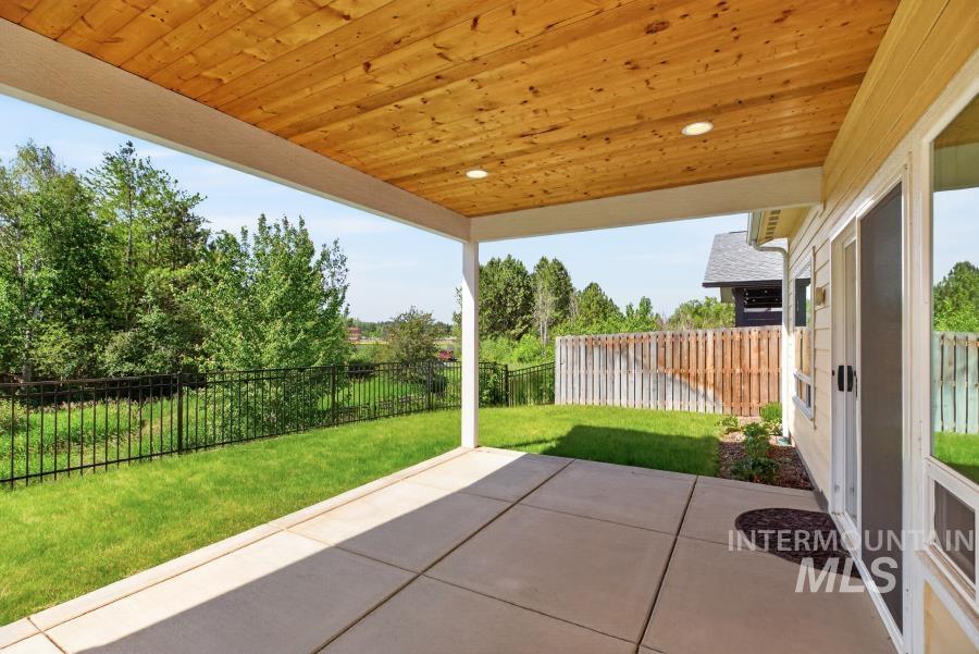 2033 Westview Dr., Moscow, Idaho 83843, 4 Bedrooms, 2 Bathrooms, Residential For Sale, Price $650,000,MLS 98990682
