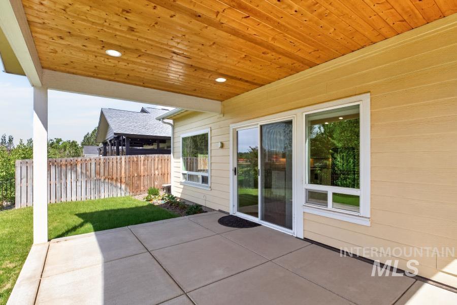 2033 Westview Dr., Moscow, Idaho 83843, 4 Bedrooms, 2 Bathrooms, Residential For Sale, Price $650,000,MLS 98990682