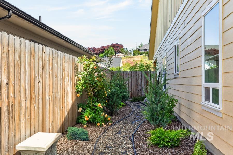 2033 Westview Dr., Moscow, Idaho 83843, 4 Bedrooms, 2 Bathrooms, Residential For Sale, Price $650,000,MLS 98990682