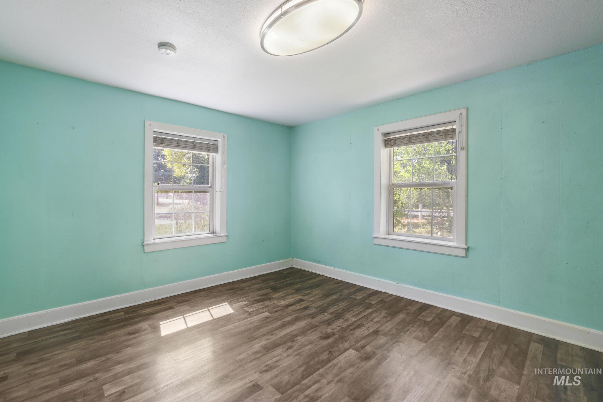 1351 5th Ave. E., Twin Falls, Idaho 83301, 2 Bedrooms, 2 Bathrooms, Residential For Sale, Price $299,900, 98990683
