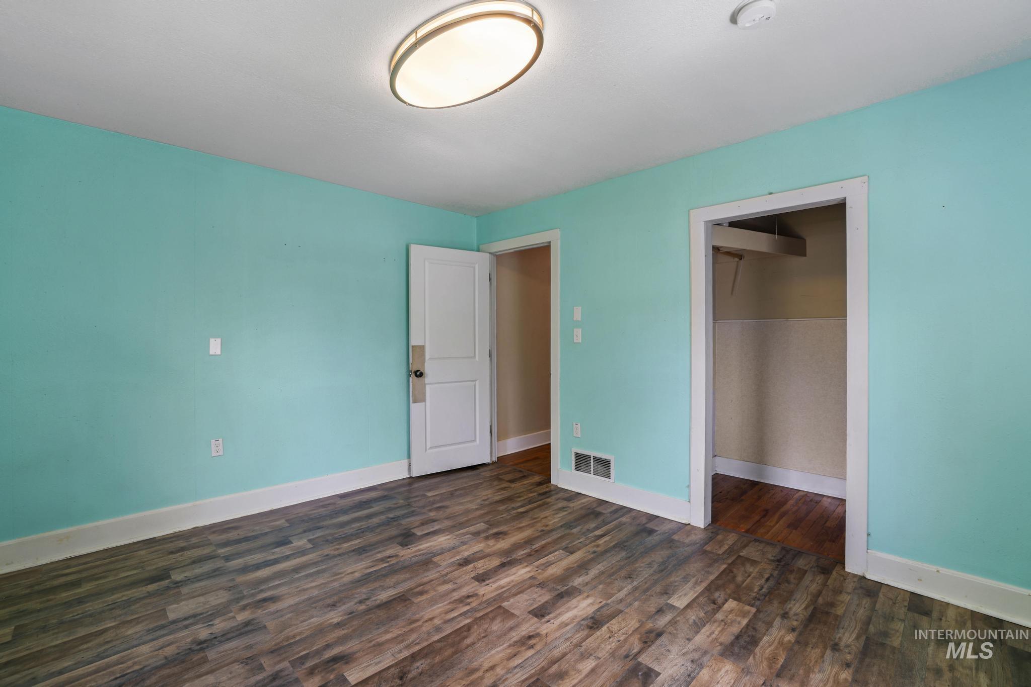 1351 5th Ave. E., Twin Falls, Idaho 83301, 2 Bedrooms, 2 Bathrooms, Residential For Sale, Price $299,900, 98990683