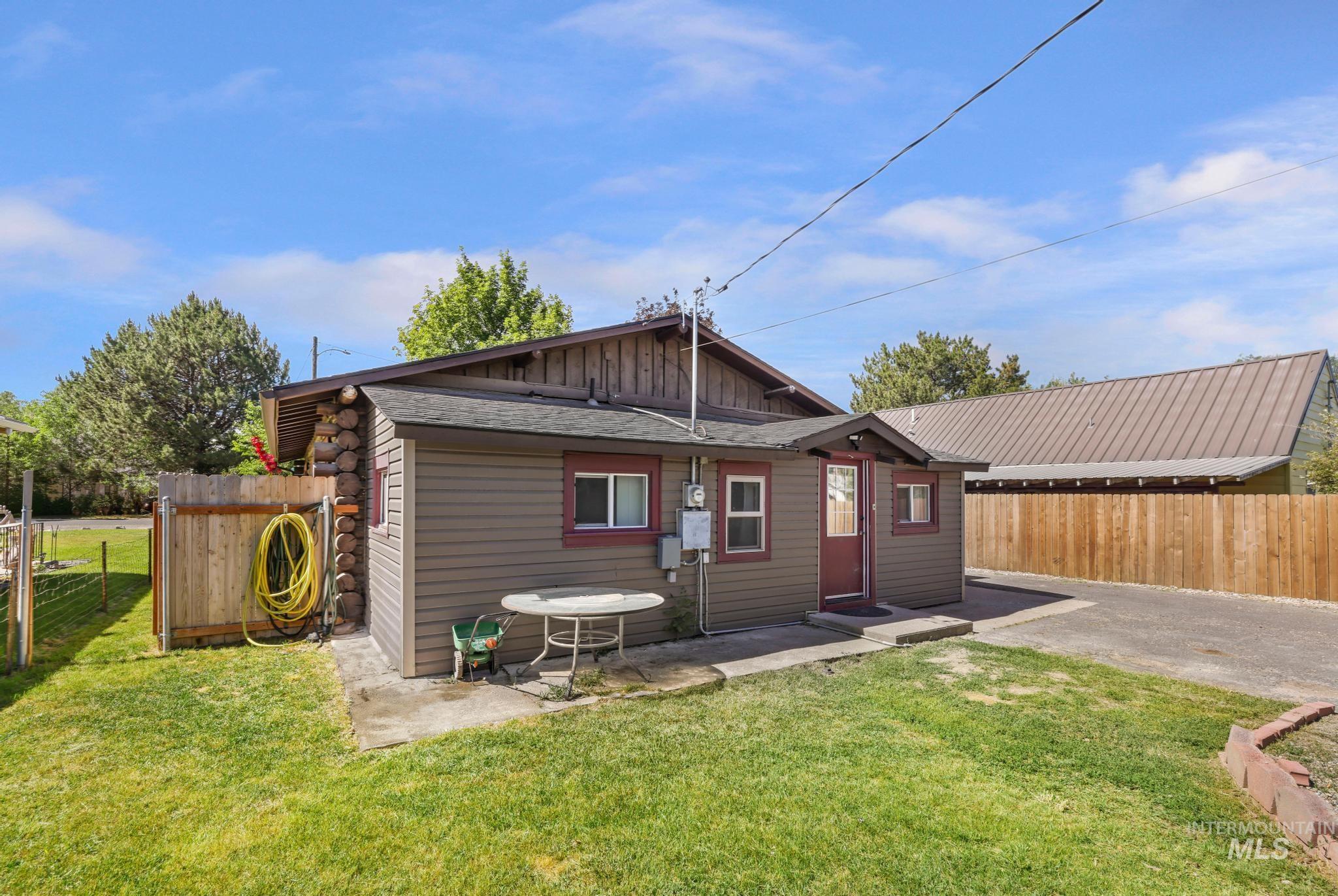 1351 5th Ave. E., Twin Falls, Idaho 83301, 2 Bedrooms, 2 Bathrooms, Residential For Sale, Price $299,900, 98990683