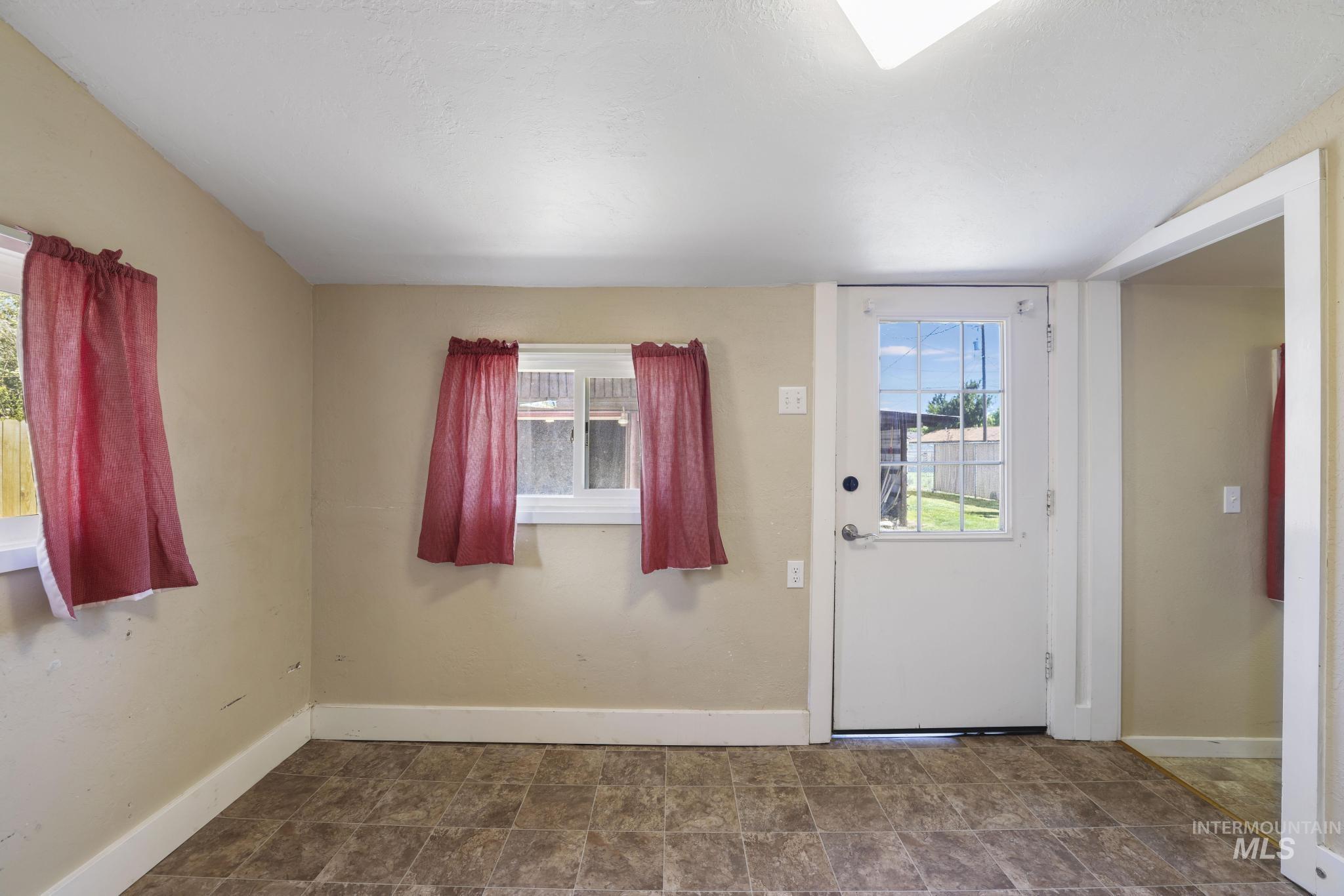 1351 5th Ave. E., Twin Falls, Idaho 83301, 2 Bedrooms, 2 Bathrooms, Residential For Sale, Price $299,900, 98990683