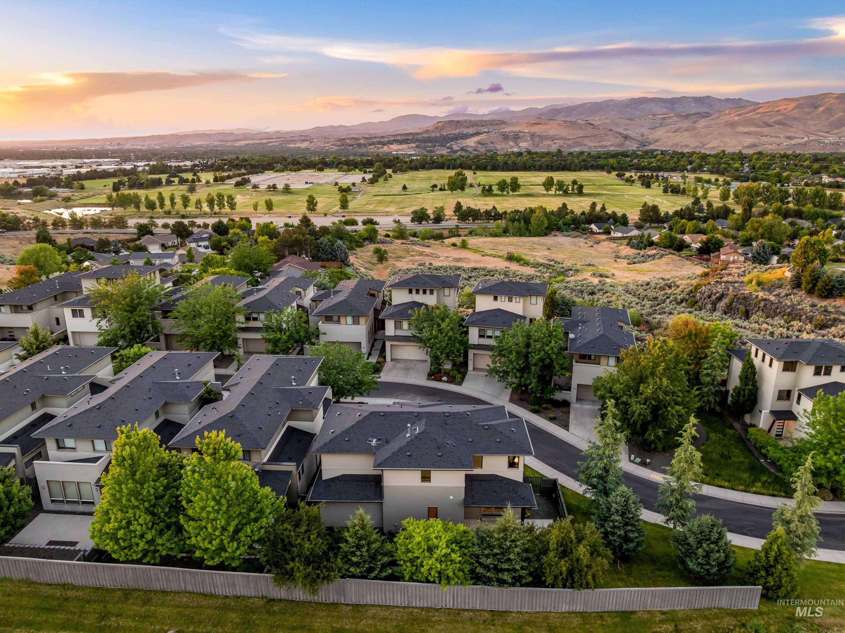 2999 E Heartleaf Ln, Boise, Idaho 83716-5065, 3 Bedrooms, 2.5 Bathrooms, Residential For Sale, Price $699,900,MLS 98990684