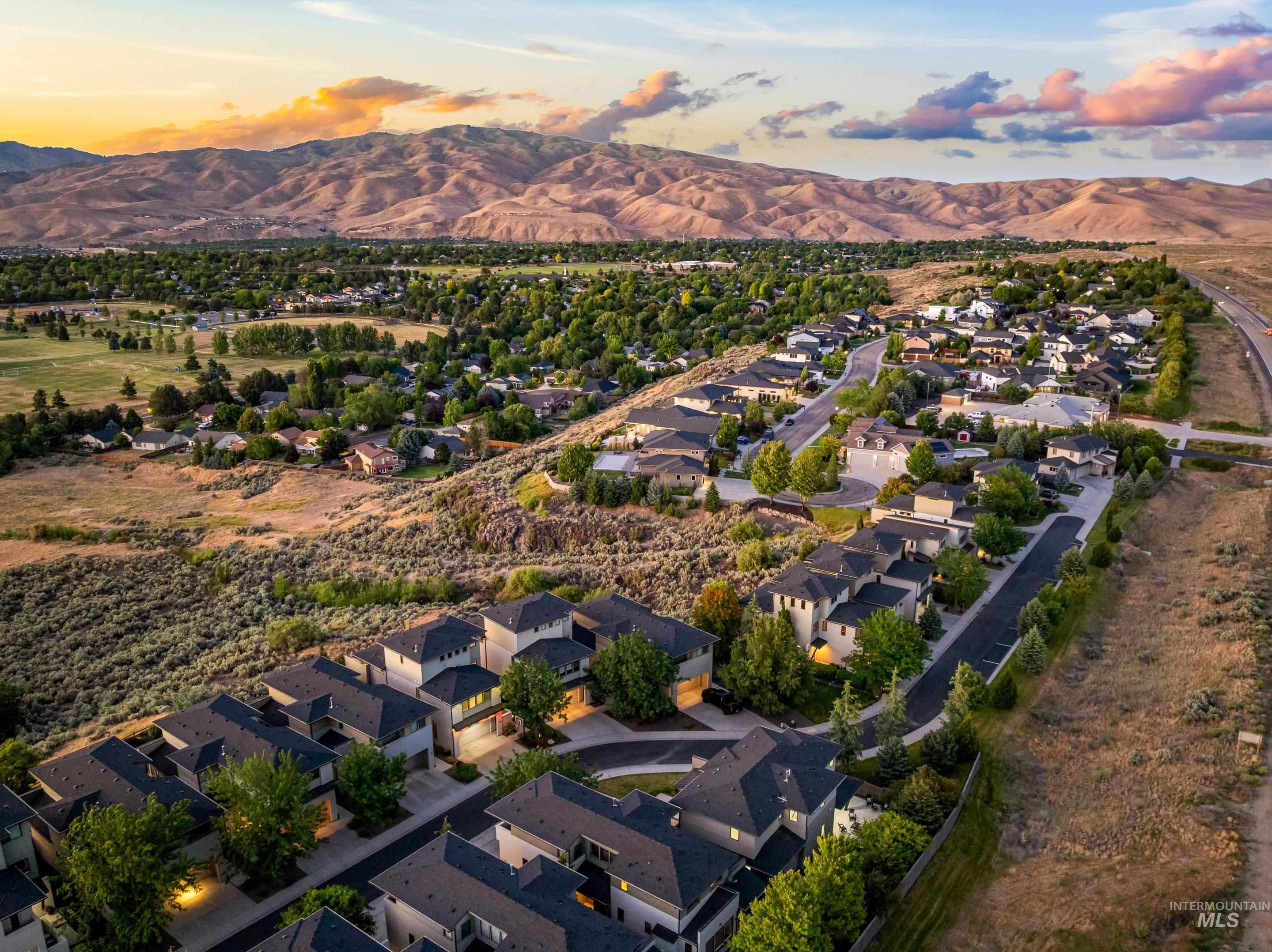 2999 E Heartleaf Ln, Boise, Idaho 83716-5065, 3 Bedrooms, 2.5 Bathrooms, Residential For Sale, Price $699,900,MLS 98990684