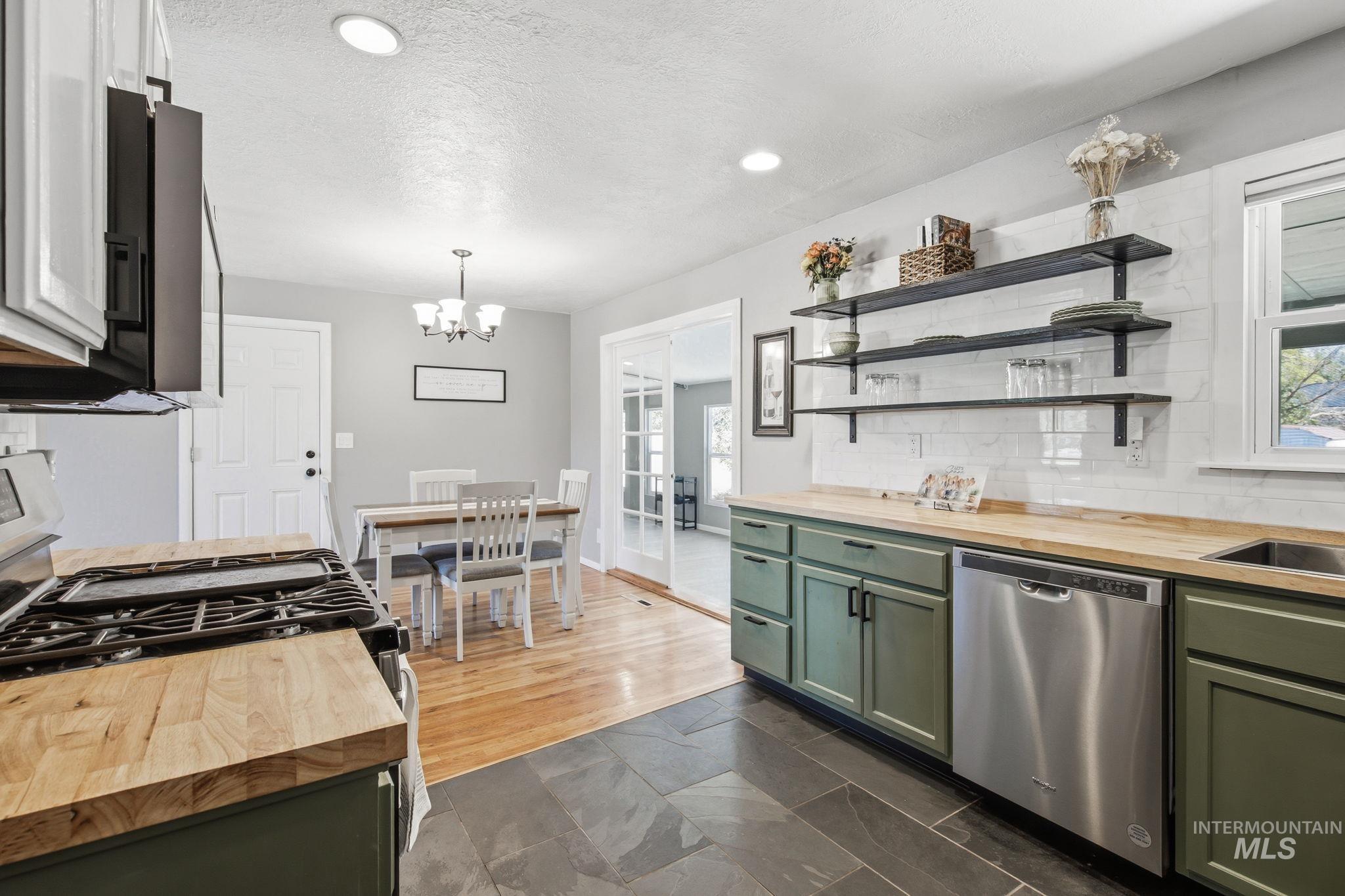 6412 W Cassia St., Boise, Idaho 83705, 3 Bedrooms, 1 Bathroom, Residential For Sale, Price $429,900,MLS 98990686
