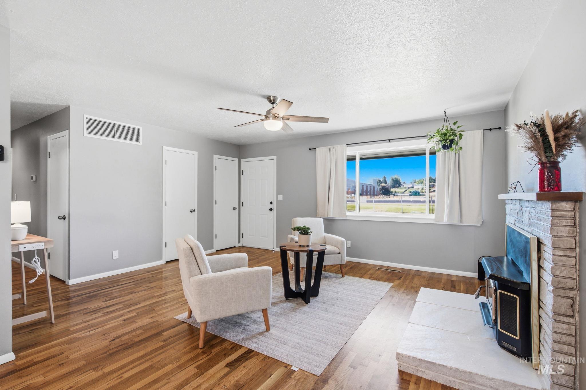 6412 W Cassia St., Boise, Idaho 83705, 3 Bedrooms, 1 Bathroom, Residential For Sale, Price $429,900,MLS 98990686