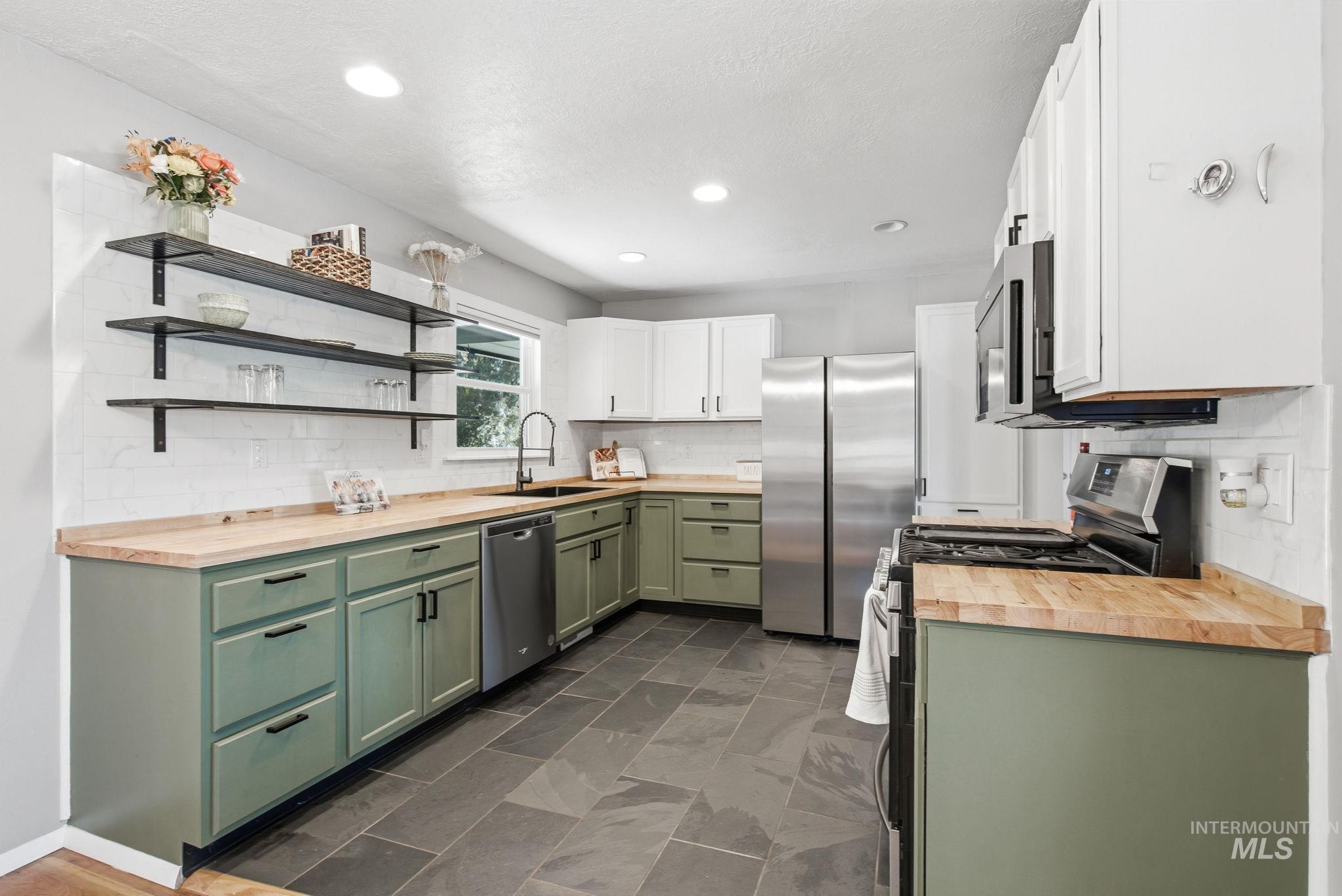 6412 W Cassia St., Boise, Idaho 83705, 3 Bedrooms, 1 Bathroom, Residential For Sale, Price $429,900,MLS 98990686