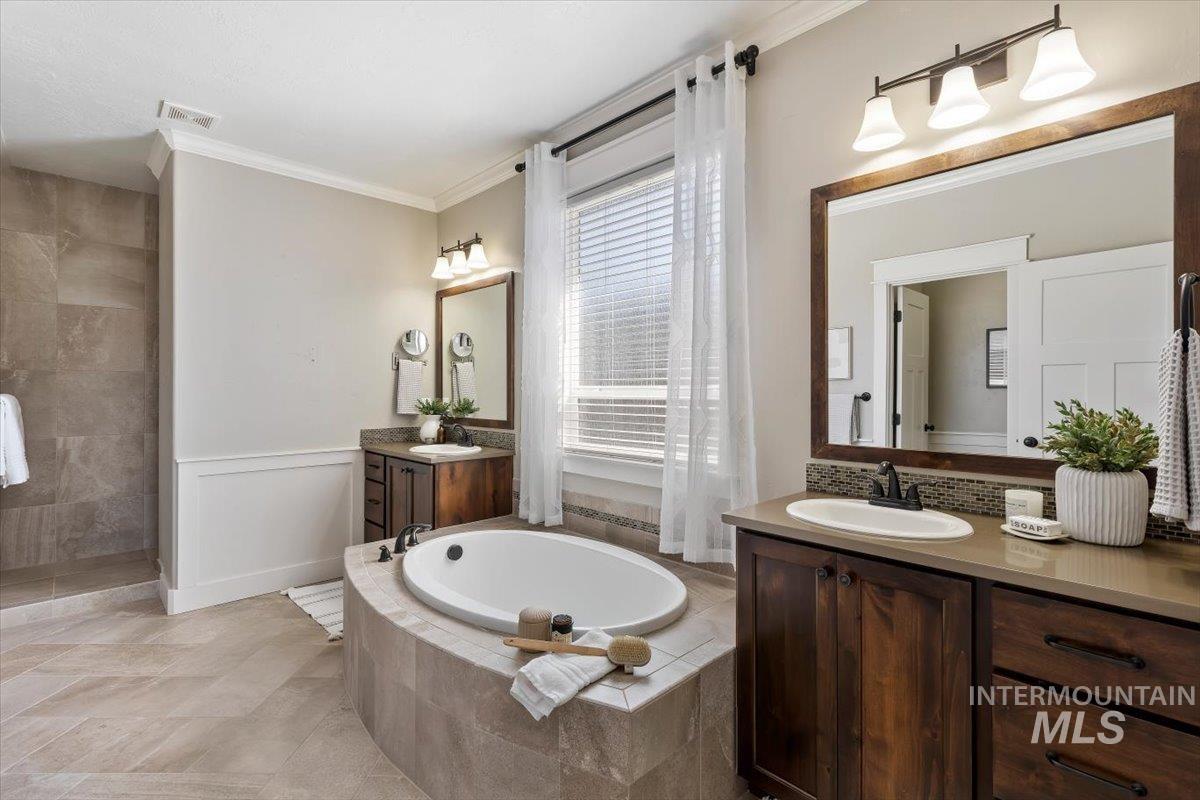 9433 W Wildbranch Dr, Star, Idaho 83669, 4 Bedrooms, 2.5 Bathrooms, Residential For Sale, Price $719,000,MLS 98990687