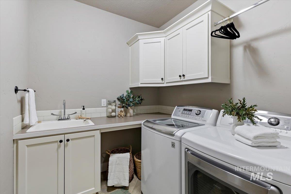 9433 W Wildbranch Dr, Star, Idaho 83669, 4 Bedrooms, 2.5 Bathrooms, Residential For Sale, Price $719,000,MLS 98990687