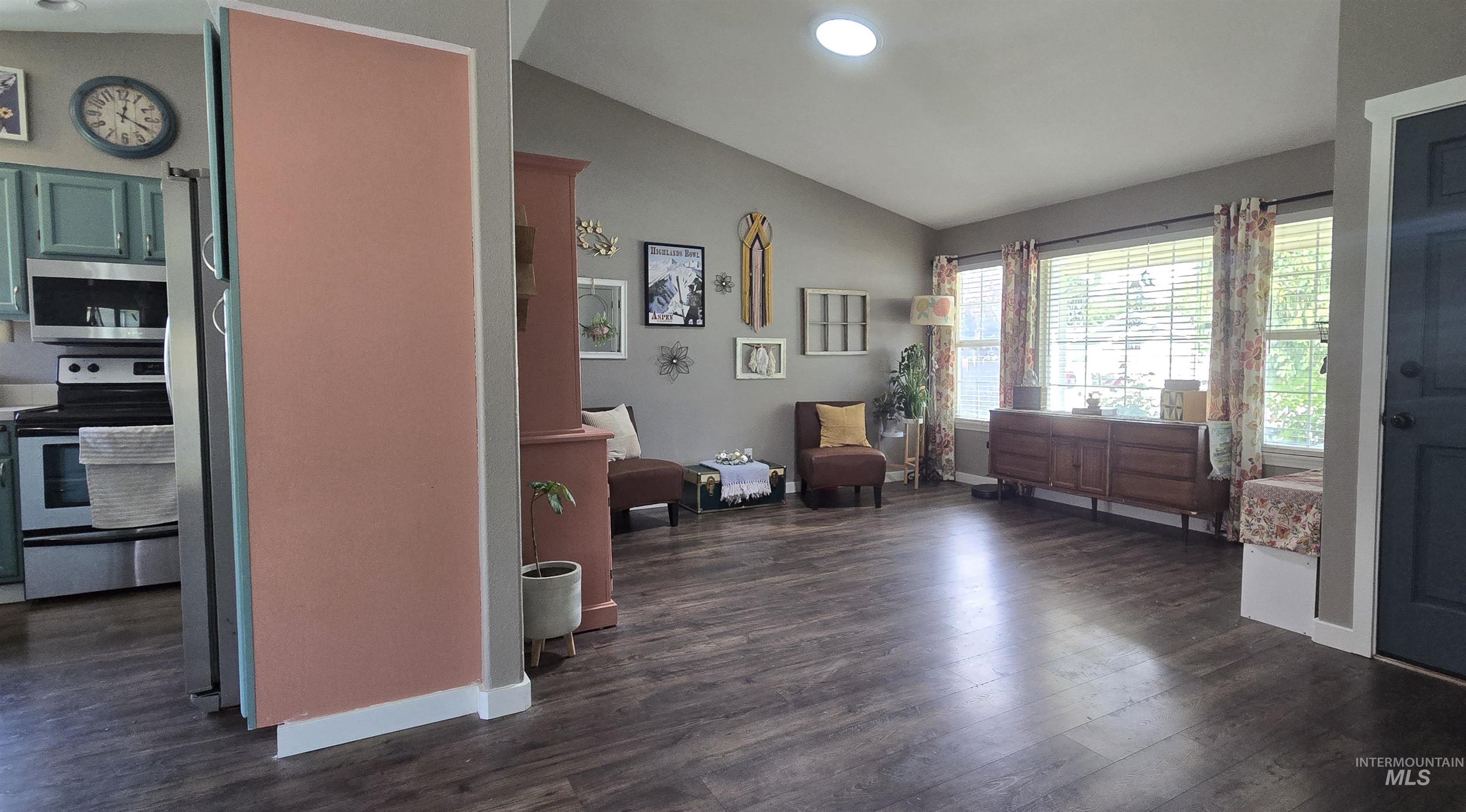 2140 E Chateau, Meridian, Idaho 83646, 4 Bedrooms, 3 Bathrooms, Residential For Sale, Price $439,900,MLS 98990689