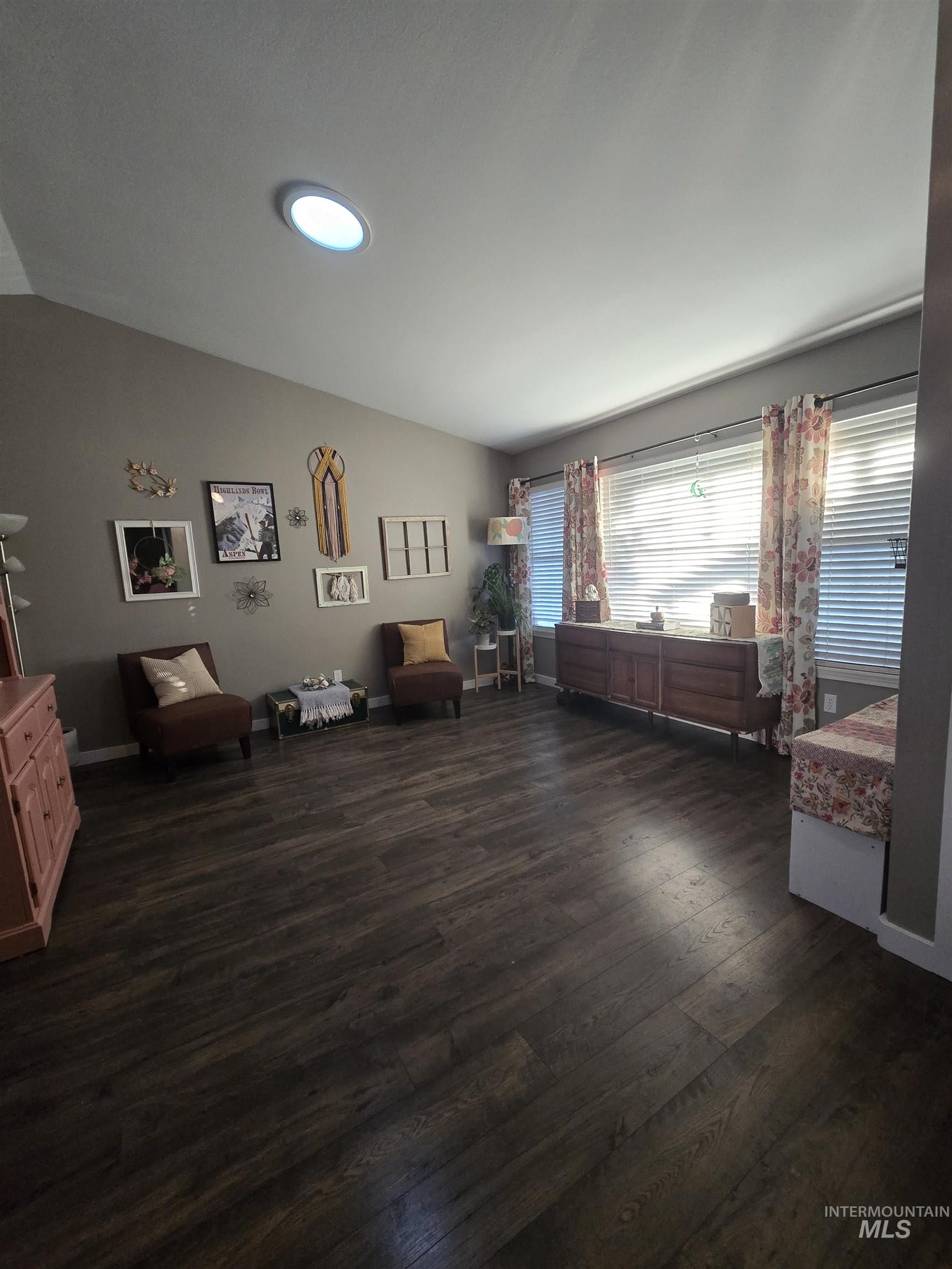 2140 E Chateau, Boise, Idaho 83646, 4 Bedrooms, 3 Bathrooms, Residential For Sale, Price $439,900,MLS 98990689