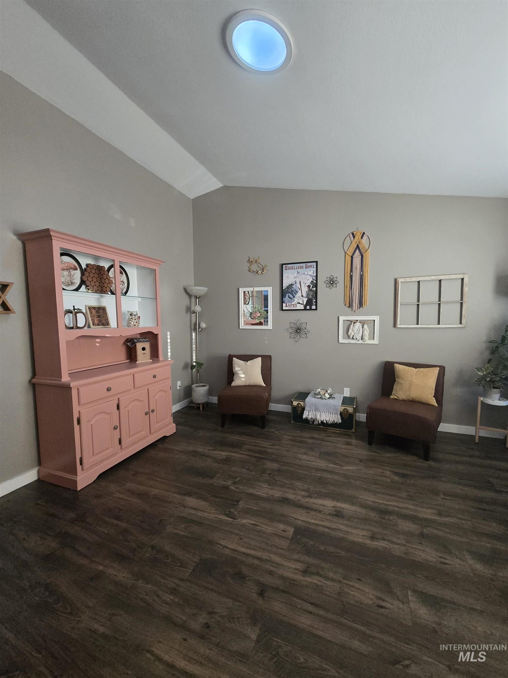 2140 E Chateau, Boise, Idaho 83646, 4 Bedrooms, 3 Bathrooms, Residential For Sale, Price $439,900,MLS 98990689