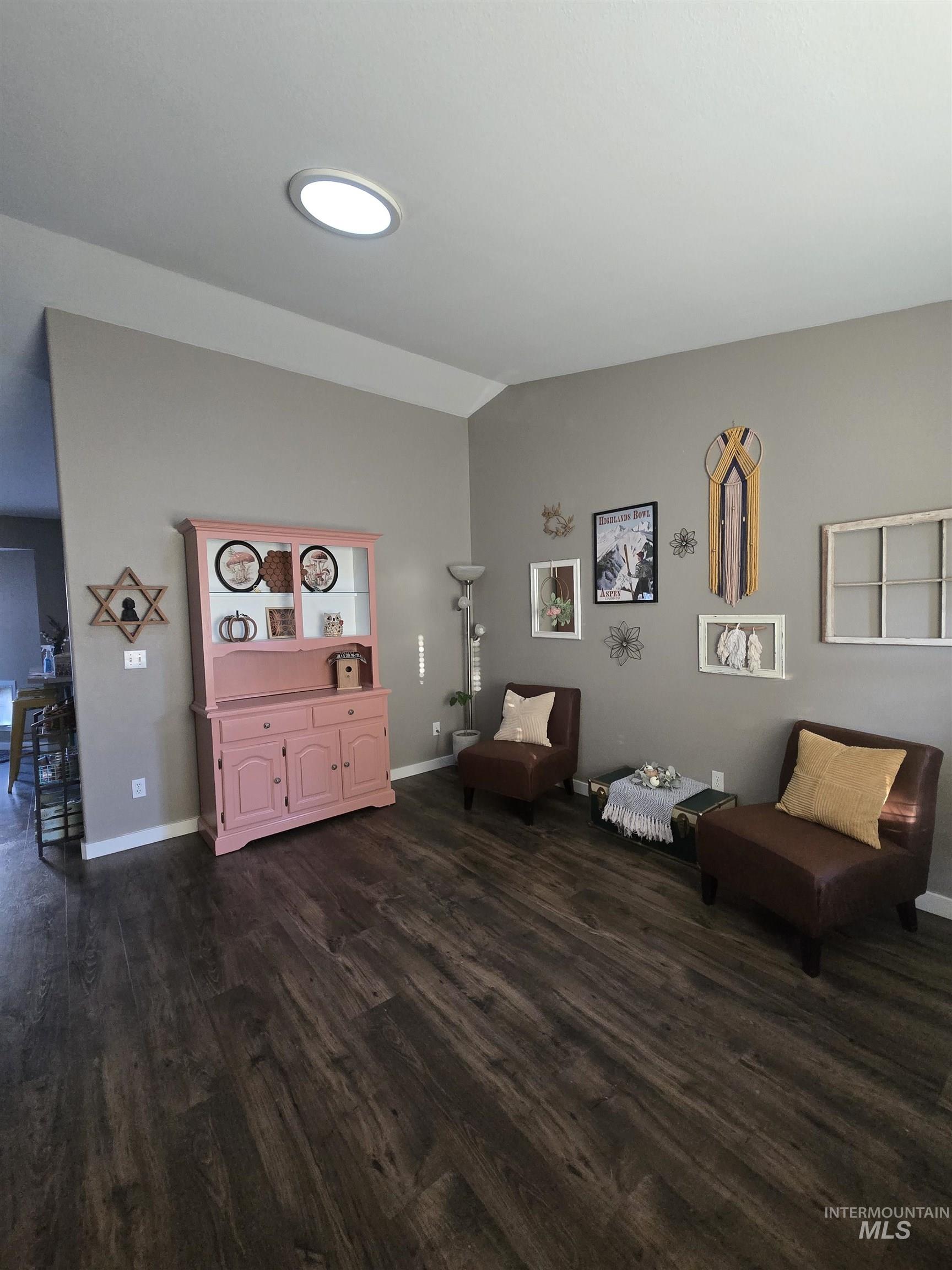 2140 E Chateau, Boise, Idaho 83646, 4 Bedrooms, 3 Bathrooms, Residential For Sale, Price $439,900,MLS 98990689