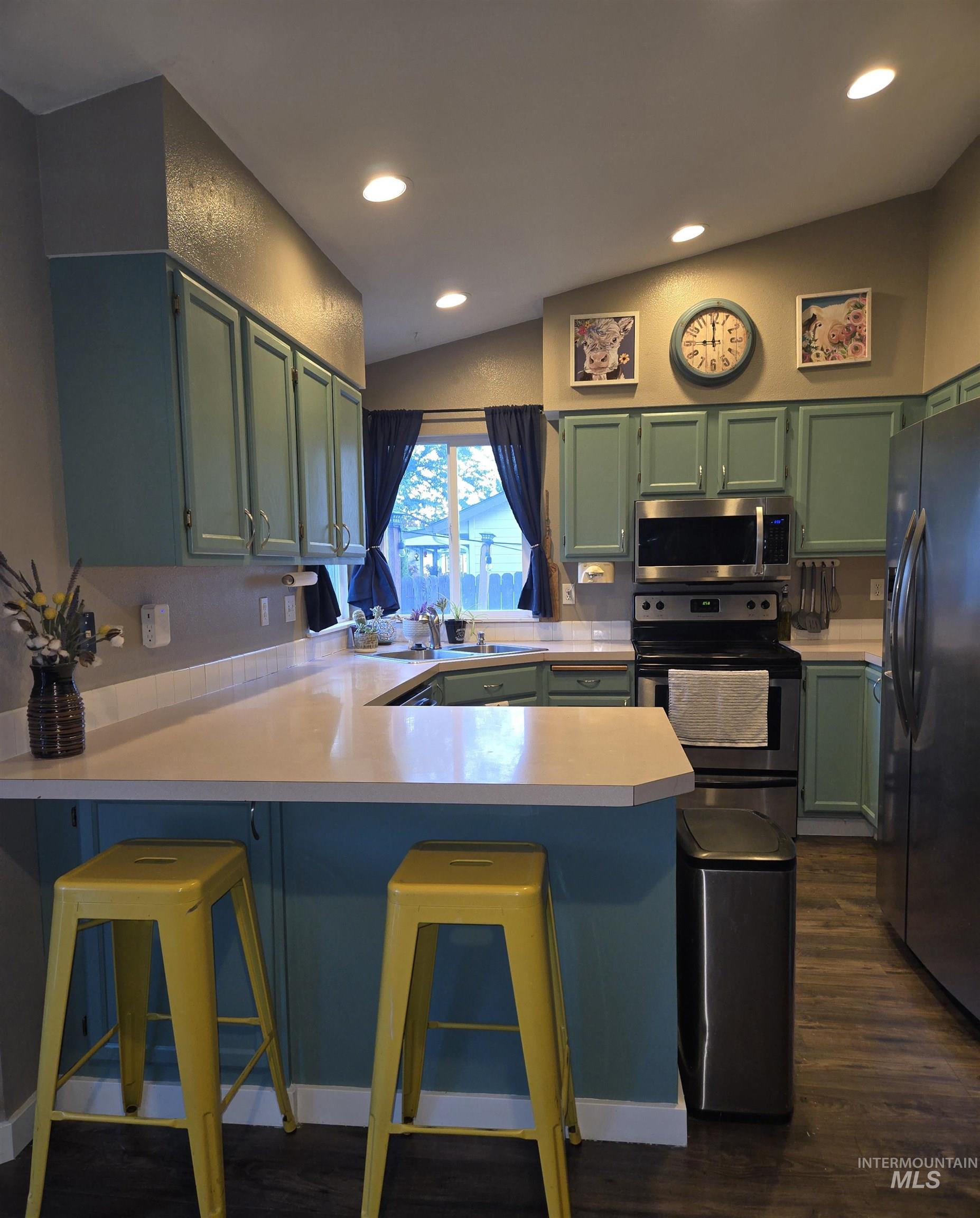 2140 E Chateau, Boise, Idaho 83646, 4 Bedrooms, 3 Bathrooms, Residential For Sale, Price $439,900,MLS 98990689