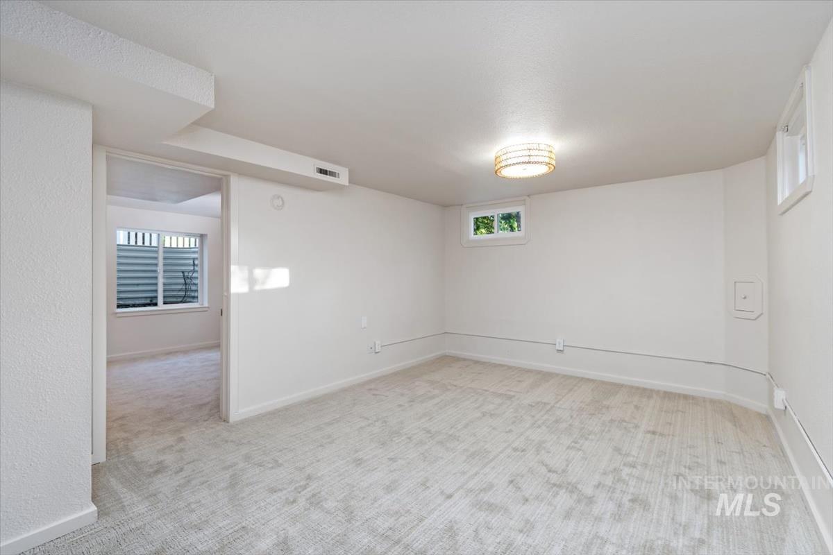 2315 W Jefferson Street, Boise, Idaho 83702, 2 Bedrooms, 2 Bathrooms, Residential For Sale, Price $595,000,MLS 98990690