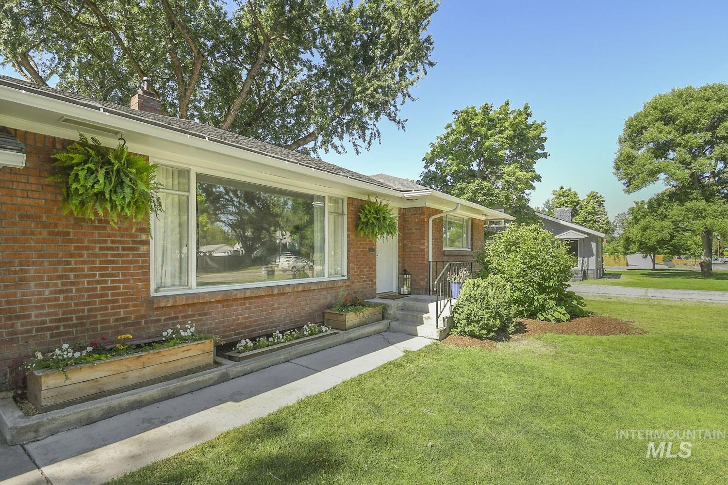 2379 W Palouse St, Boise, Idaho 83705, 4 Bedrooms, 2 Bathrooms, Residential For Sale, Price $515,000,MLS 98990691