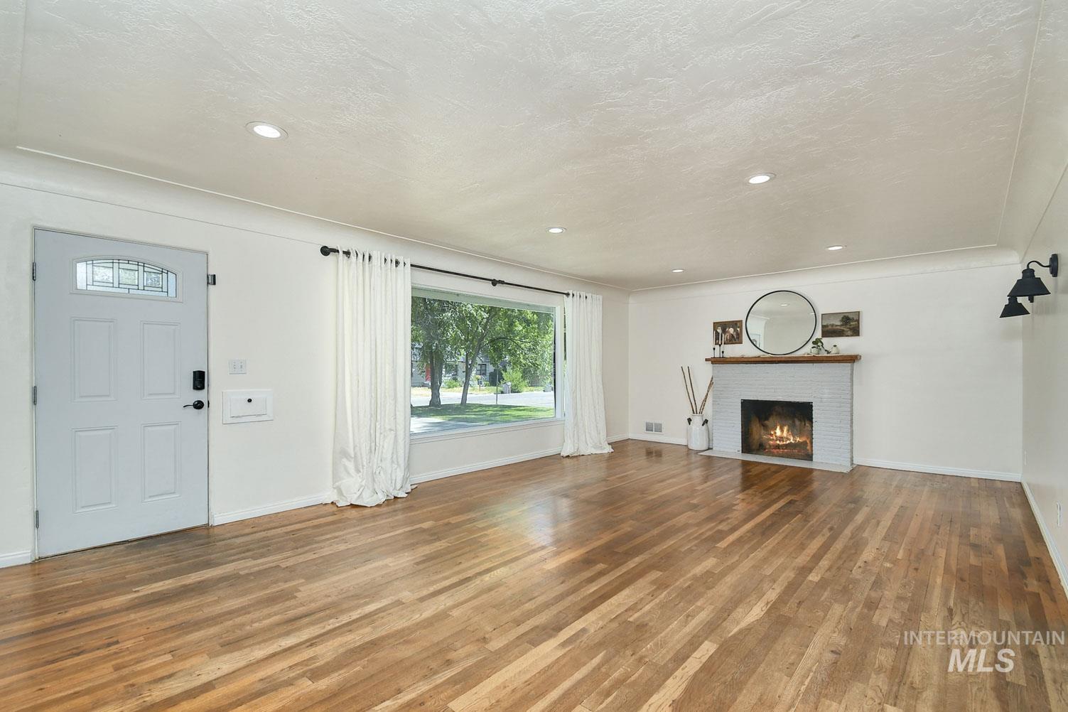 2379 W Palouse St, Boise, Idaho 83705, 4 Bedrooms, 2 Bathrooms, Residential For Sale, Price $515,000,MLS 98990691