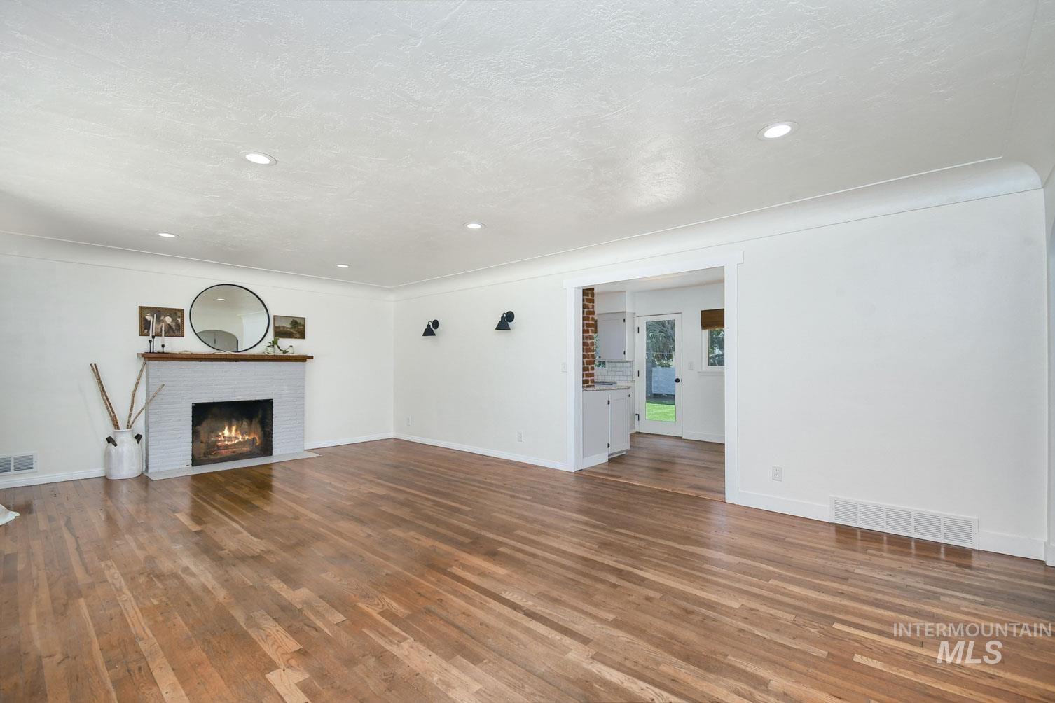 2379 W Palouse St, Boise, Idaho 83705, 4 Bedrooms, 2 Bathrooms, Residential For Sale, Price $515,000,MLS 98990691