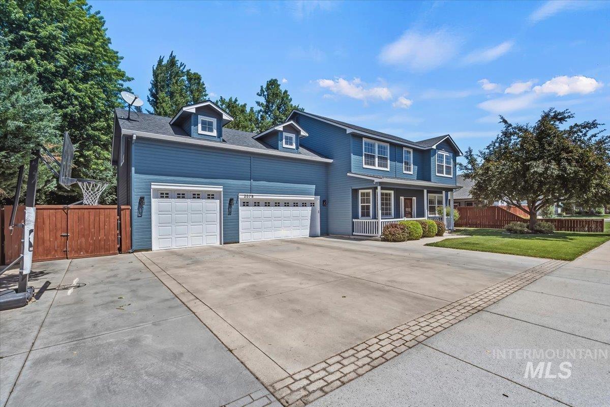 2078 W Lowry Street, Meridian, Idaho 83646, 5 Bedrooms, 2.5 Bathrooms, Residential For Sale, Price $599,999,MLS 98990692