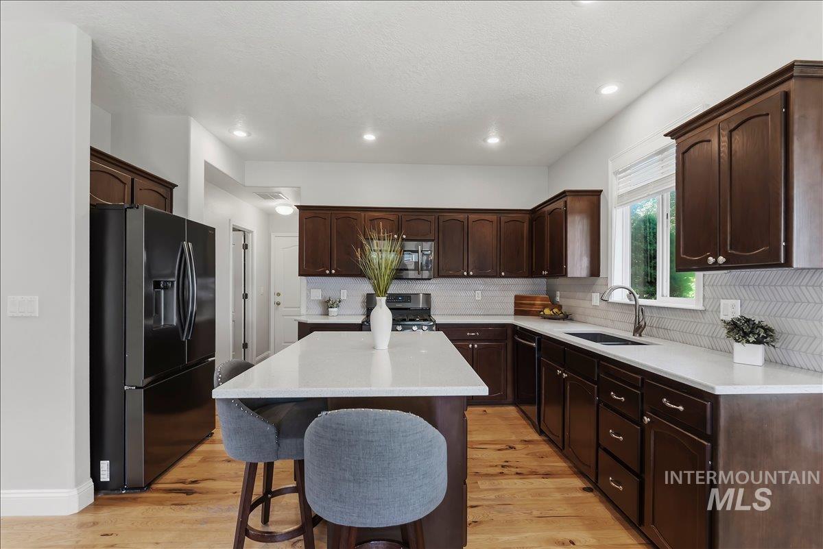 2078 W Lowry Street, Meridian, Idaho 83646, 5 Bedrooms, 2.5 Bathrooms, Residential For Sale, Price $599,999,MLS 98990692