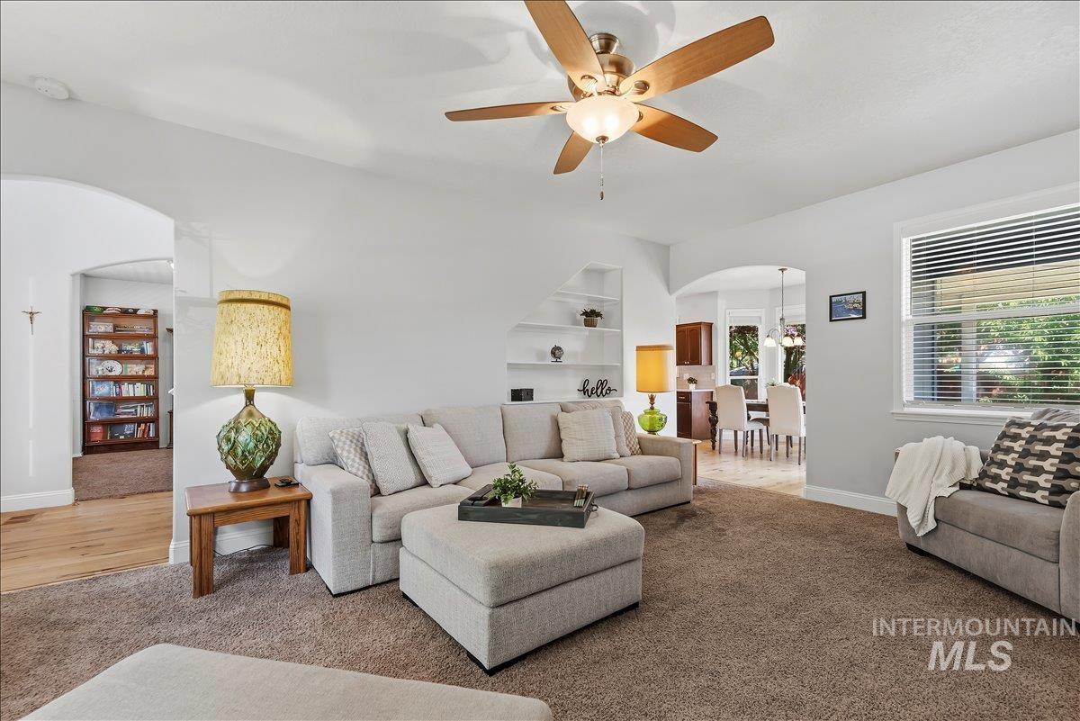2078 W Lowry Street, Meridian, Idaho 83646, 5 Bedrooms, 2.5 Bathrooms, Residential For Sale, Price $599,999,MLS 98990692