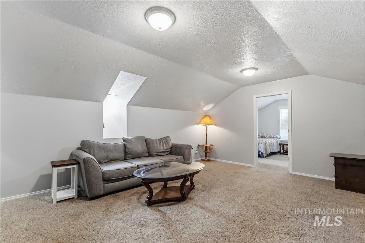 2078 W Lowry Street, Meridian, Idaho 83646, 5 Bedrooms, 2.5 Bathrooms, Residential For Sale, Price $599,999,MLS 98990692