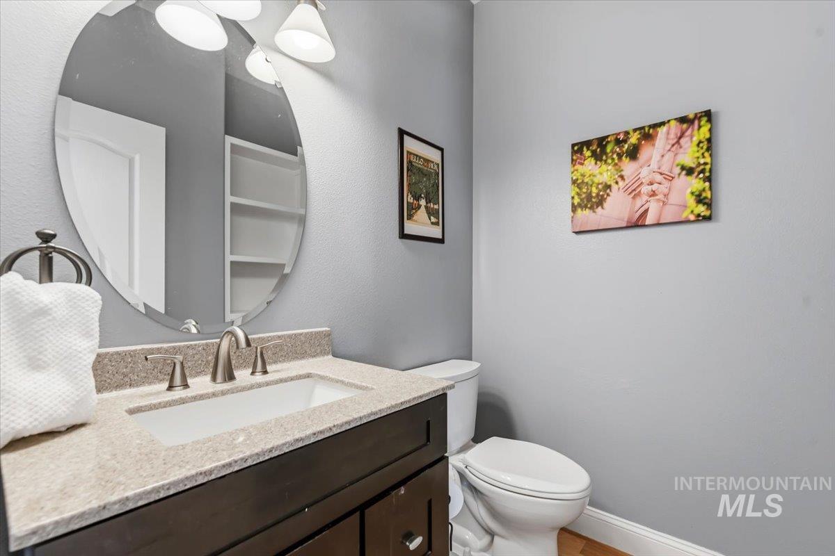 2078 W Lowry Street, Meridian, Idaho 83646, 5 Bedrooms, 2.5 Bathrooms, Residential For Sale, Price $599,999,MLS 98990692