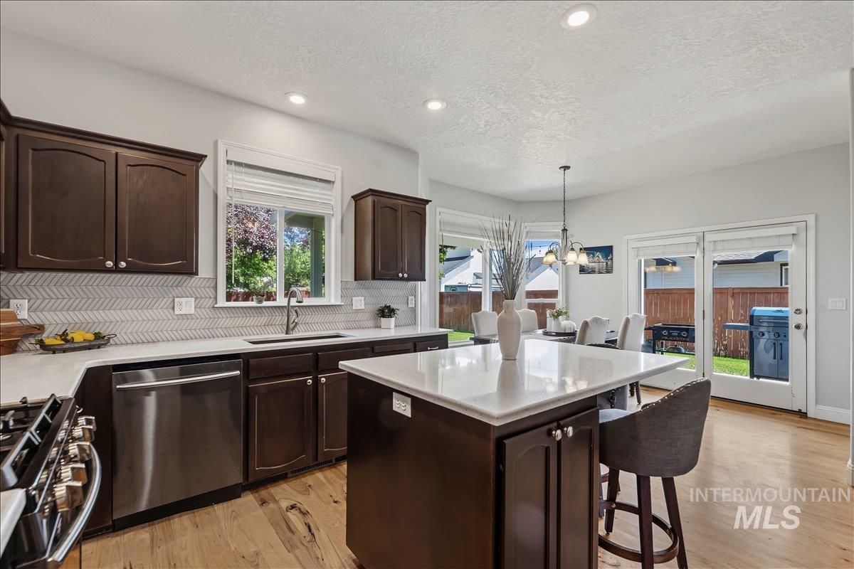 2078 W Lowry Street, Meridian, Idaho 83646, 5 Bedrooms, 2.5 Bathrooms, Residential For Sale, Price $599,999,MLS 98990692