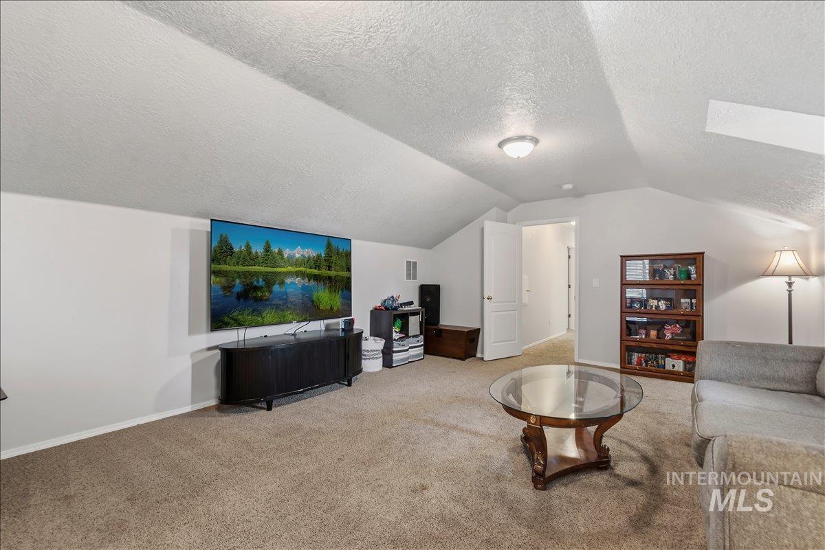 2078 W Lowry Street, Meridian, Idaho 83646, 5 Bedrooms, 2.5 Bathrooms, Residential For Sale, Price $599,999,MLS 98990692