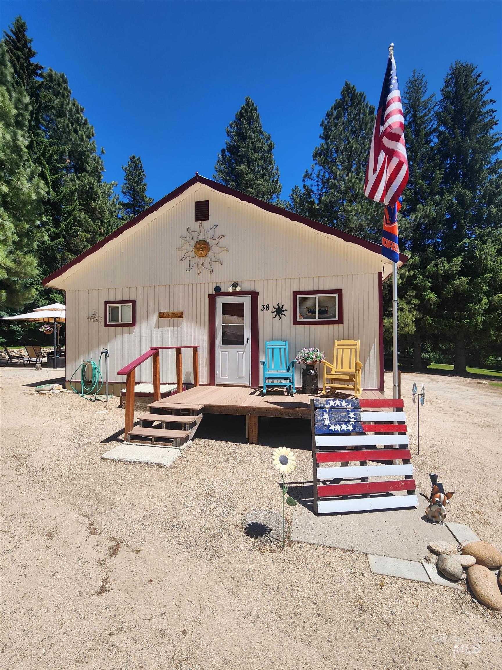 38 E Foster Street, Pine, Idaho 83647, 2 Bedrooms, 1 Bathroom, Residential For Sale, Price $385,000,MLS 98990694