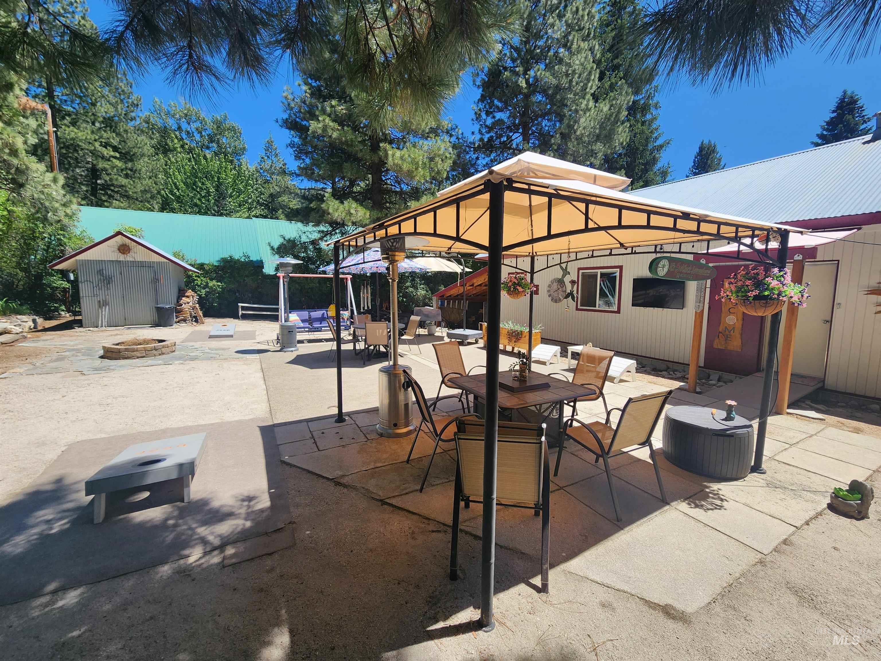 38 E Foster Street, Pine, Idaho 83647, 2 Bedrooms, 1 Bathroom, Residential For Sale, Price $385,000,MLS 98990694